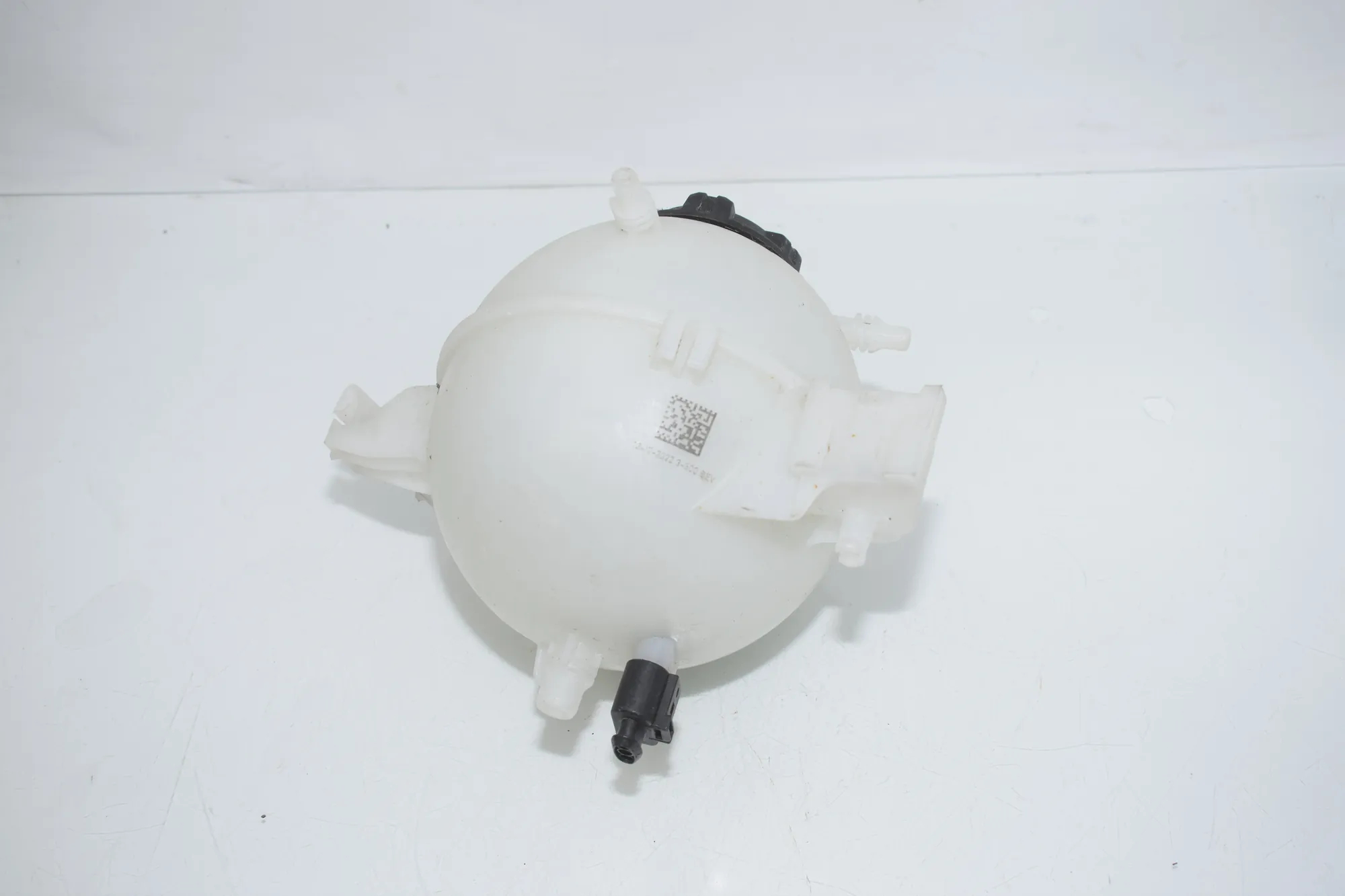 Expansion Tank – OEM 8490659 · BMW iX3 (G08) BMW iX3 (G08) Electric (286 HP) 2020 – 3