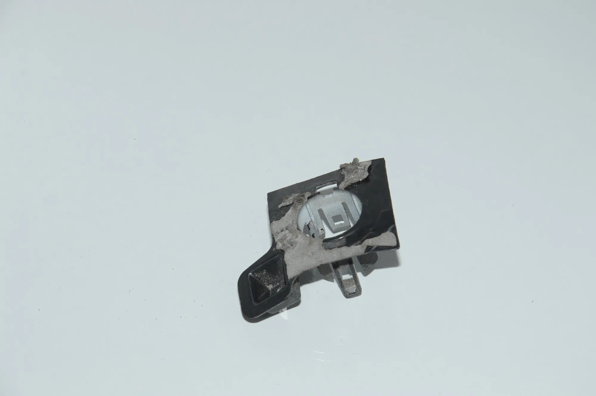 Parking Sensor Holder – OEM 7387331 · BMW 6 Gran Turismo (G32) (2017 - -) 640 i 2018 – 2