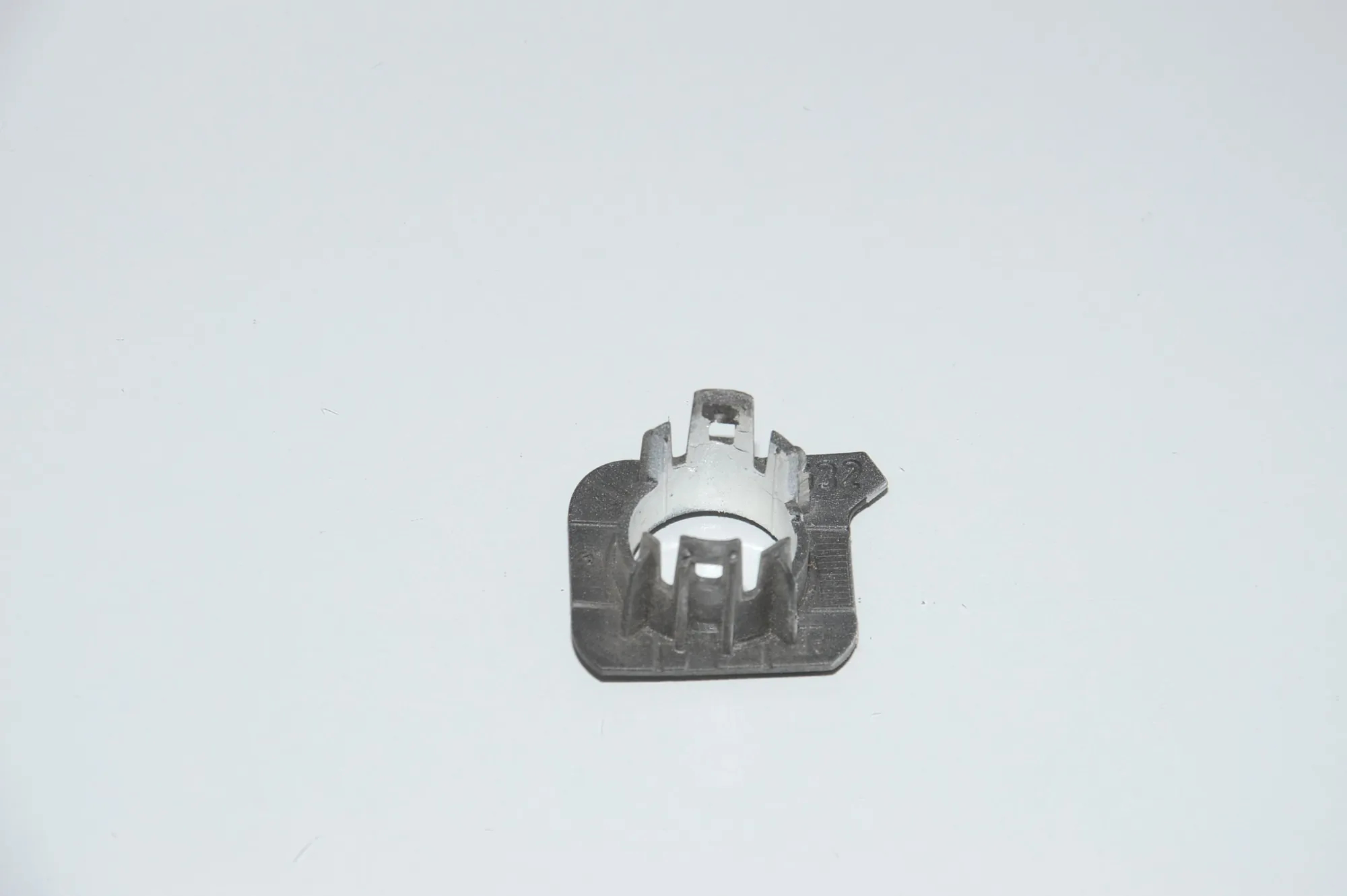 Parking Sensor Holder – OEM 7415572 · BMW 6 Gran Turismo (G32) (2017 - -) 640 i 2018 – 2