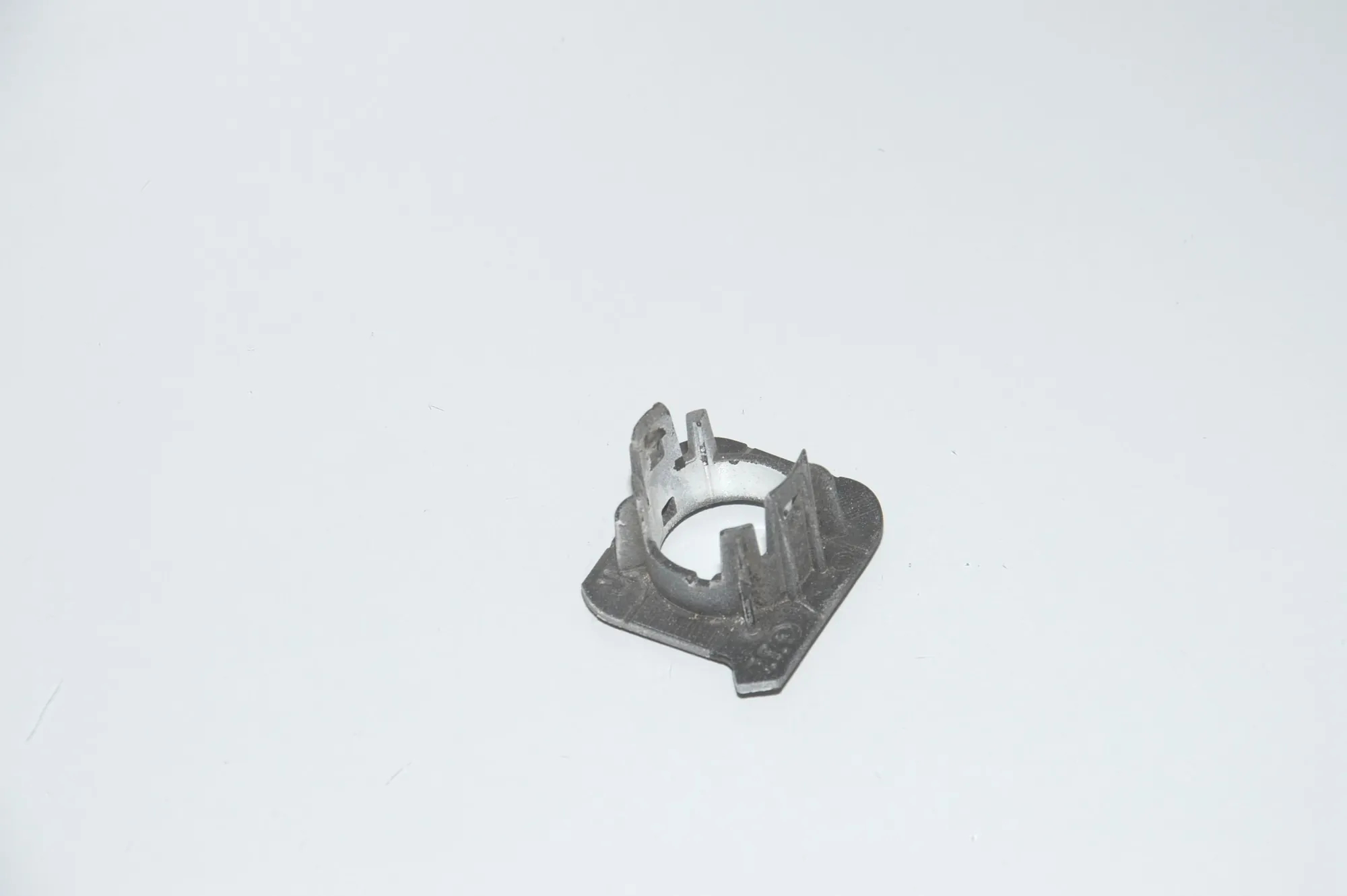 Parking Sensor Holder – OEM 7415572 · BMW 6 Gran Turismo (G32) (2017 - -) 640 i 2018 – 3