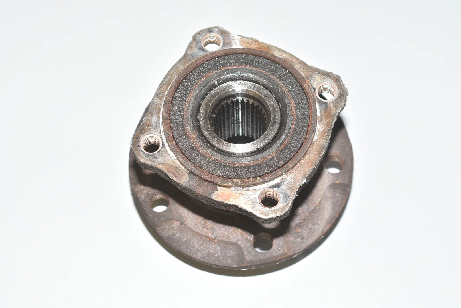 Rear Left Wheel Bearing – OEM 33006867806 · BMW 5 (F10) 525 d 2010 – 3