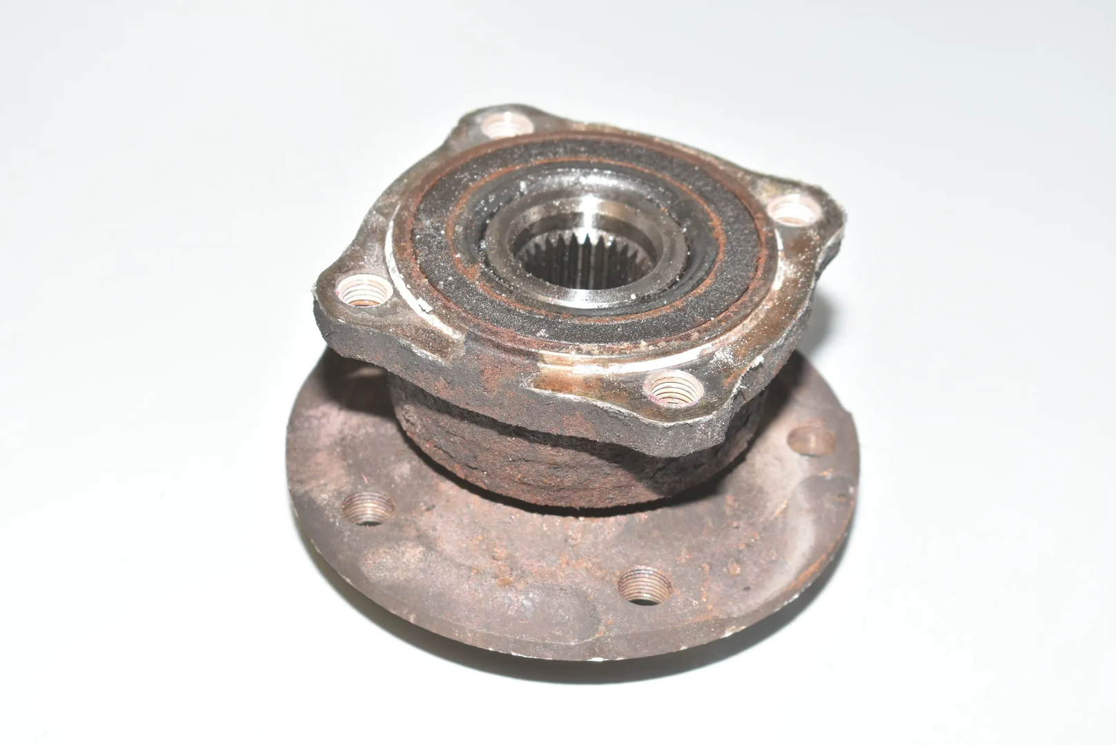 Rear Left Wheel Bearing – OEM 33006867806 · BMW 5 (F10) 525 d 2010 – 4