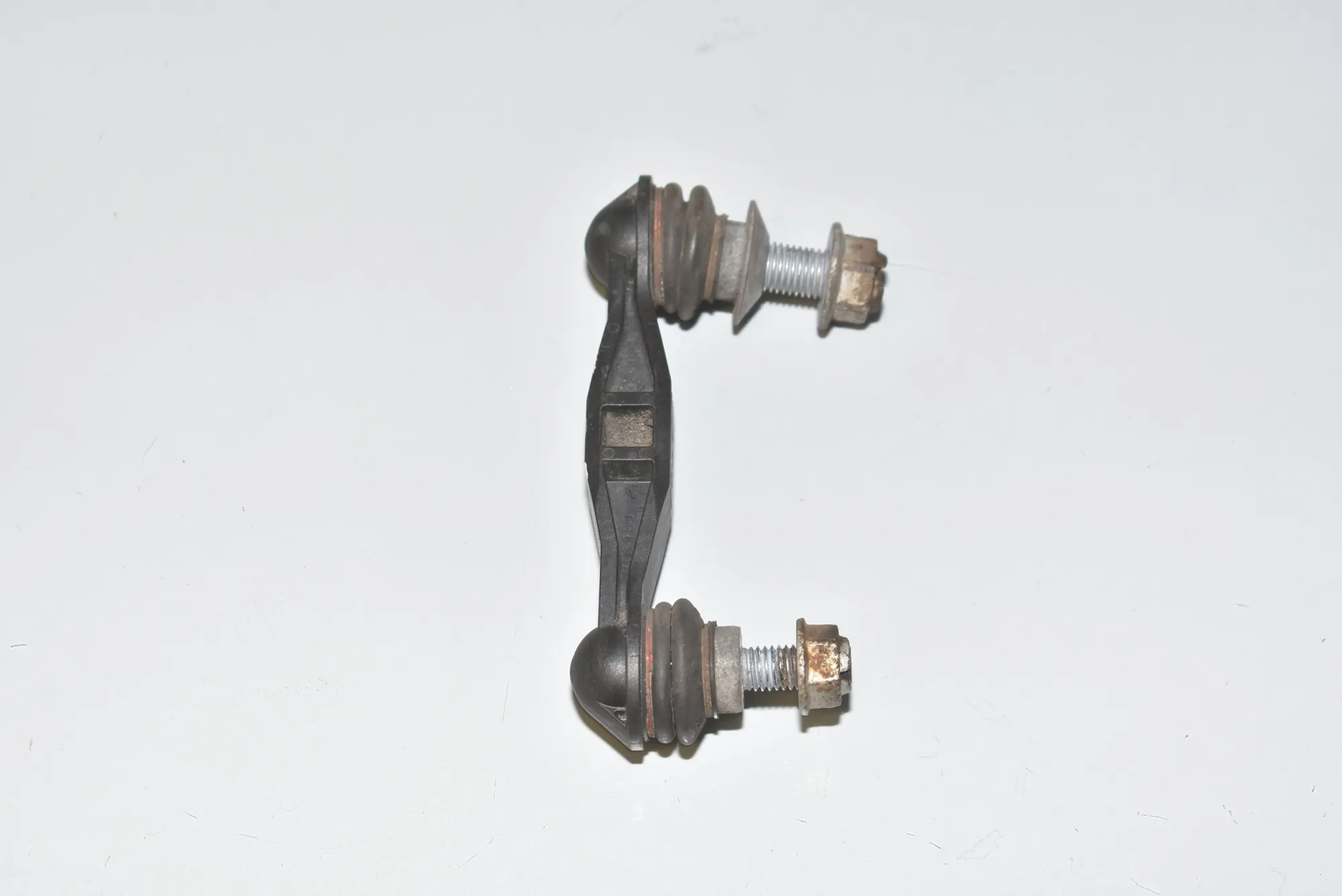 Rear Left Stabilizer Link – OEM 33556777635 · BMW 5 (F10) 525 d 2010 – 4