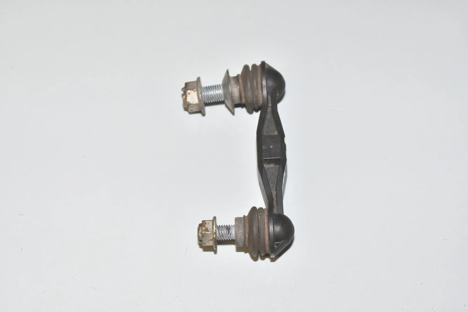 Rear Right Stabilizer Link – OEM 33556777635 · BMW 5 (F10) 525 d 2010 – 3