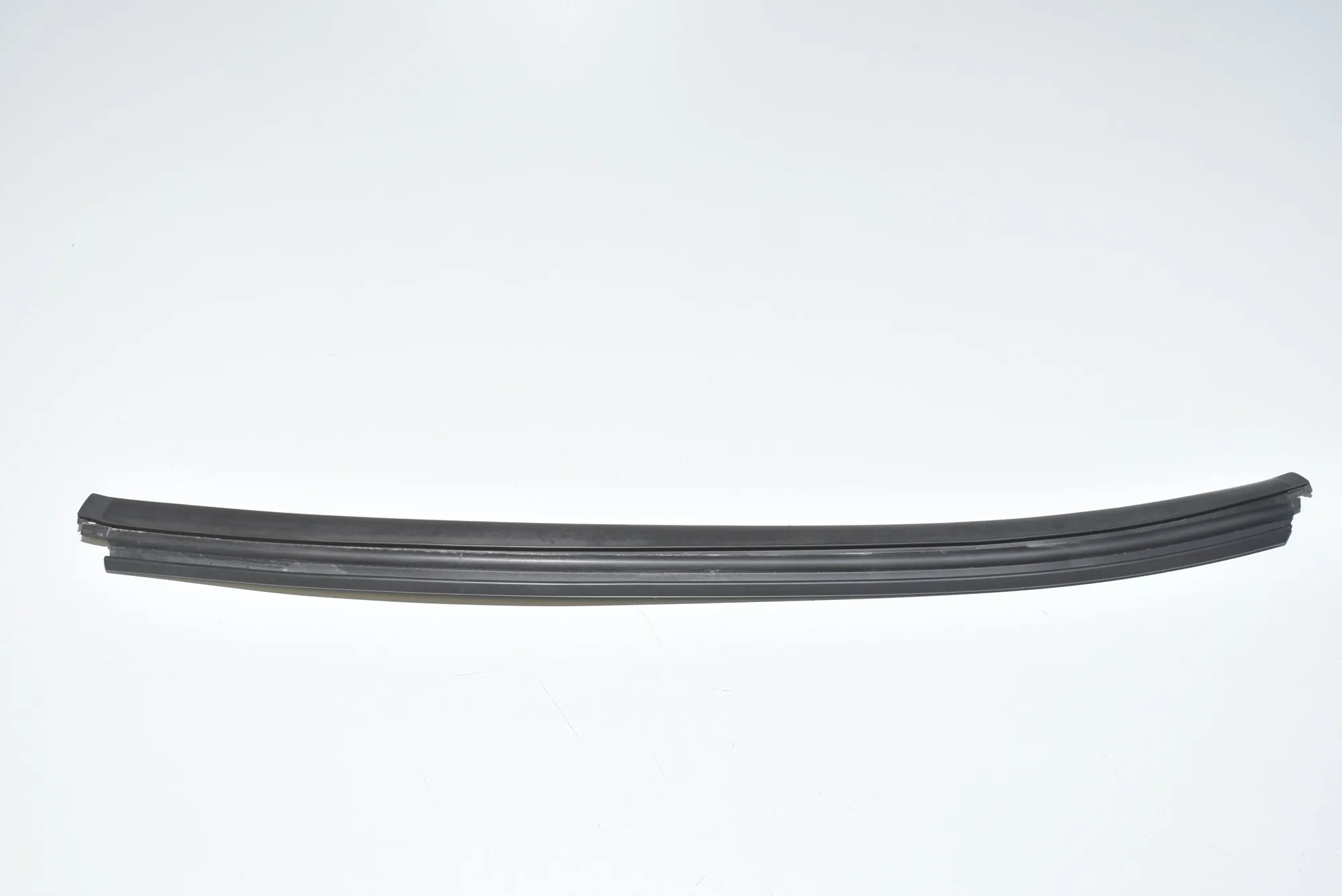 Rear Left Door Rubber Seal – OEM 7277047 · BMW i3 (I01) BMW i3 (I01) Electric 2017