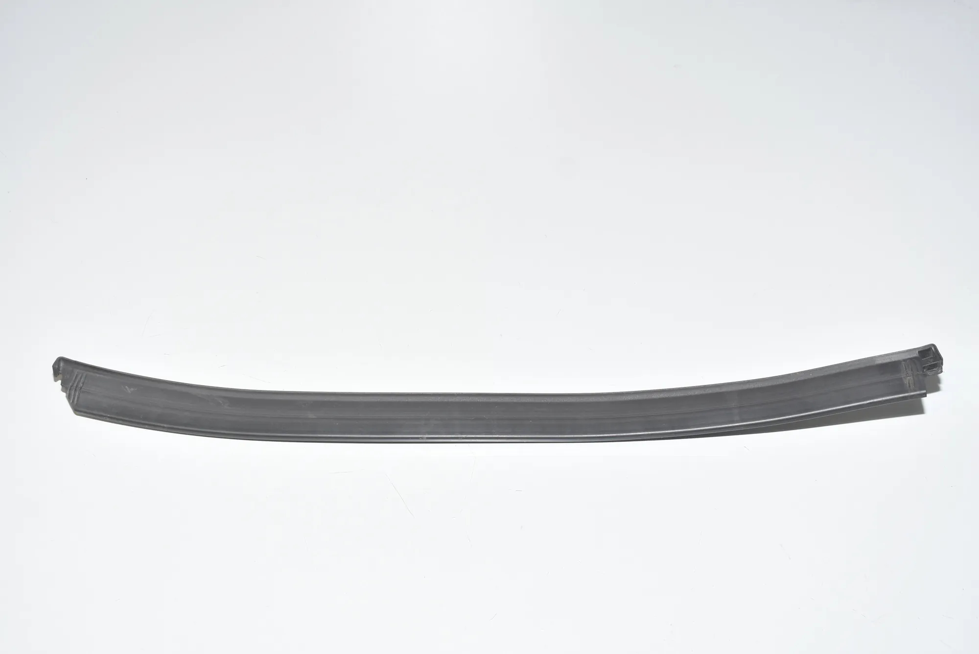 Rear Left Door Rubber Seal – OEM 7277047 · BMW i3 (I01) BMW i3 (I01) Electric 2017 – 3