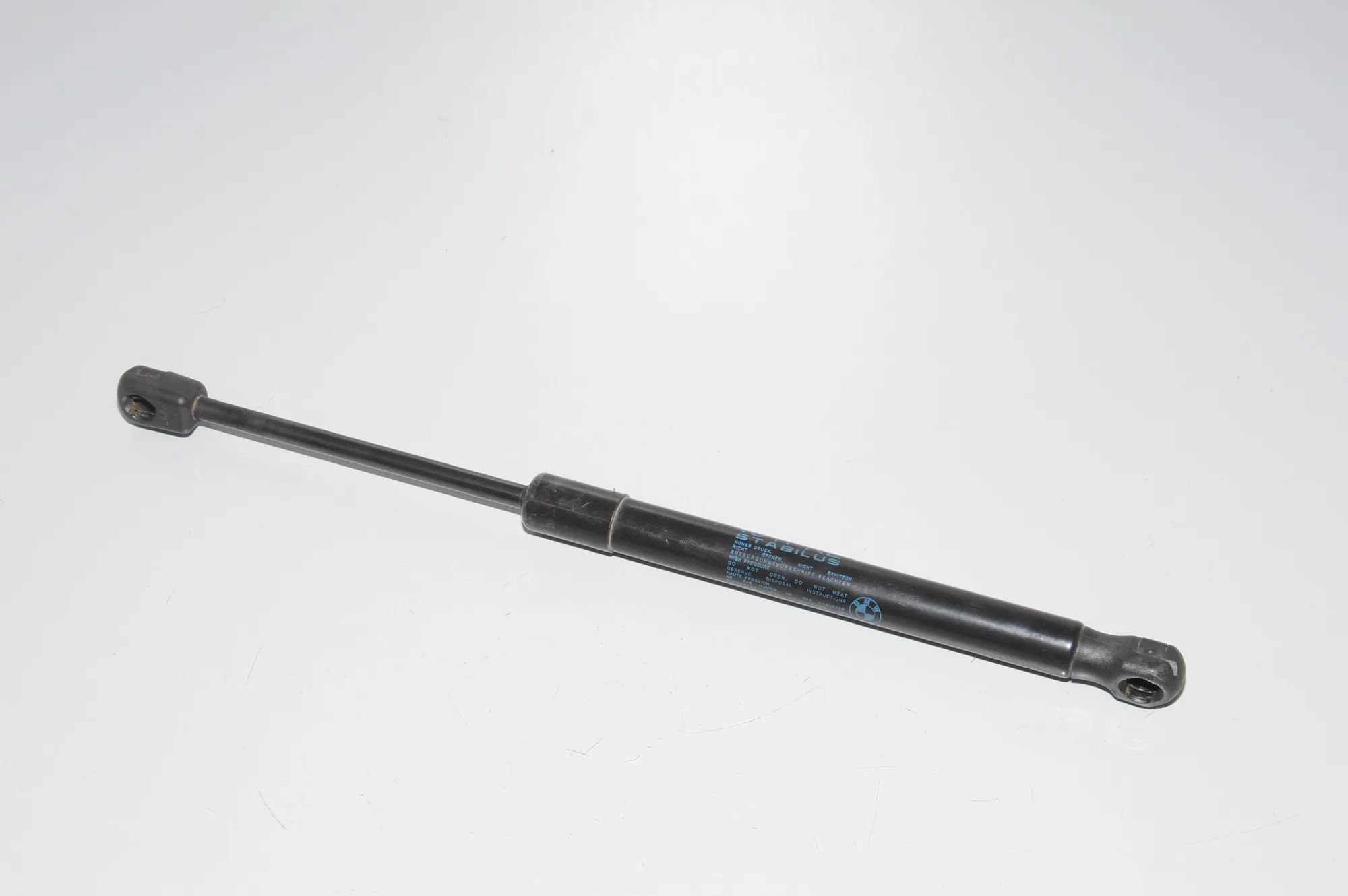 Front Left Bonnet Strut – OEM 7299161 · BMW i3 (I01) Hybrid 2014 – 3