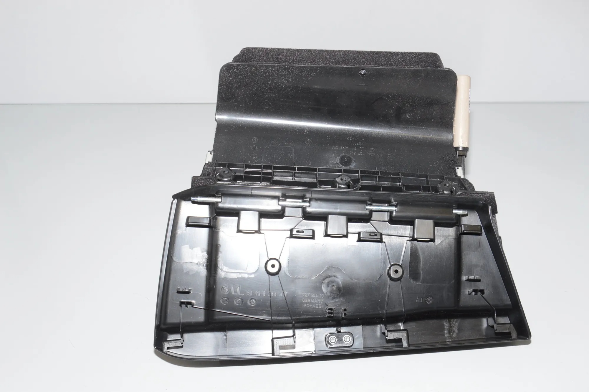 Glove Compartment – OEM 9283011 · BMW i3 (I01) BMW i3 (I01) Electric 2019 – 3