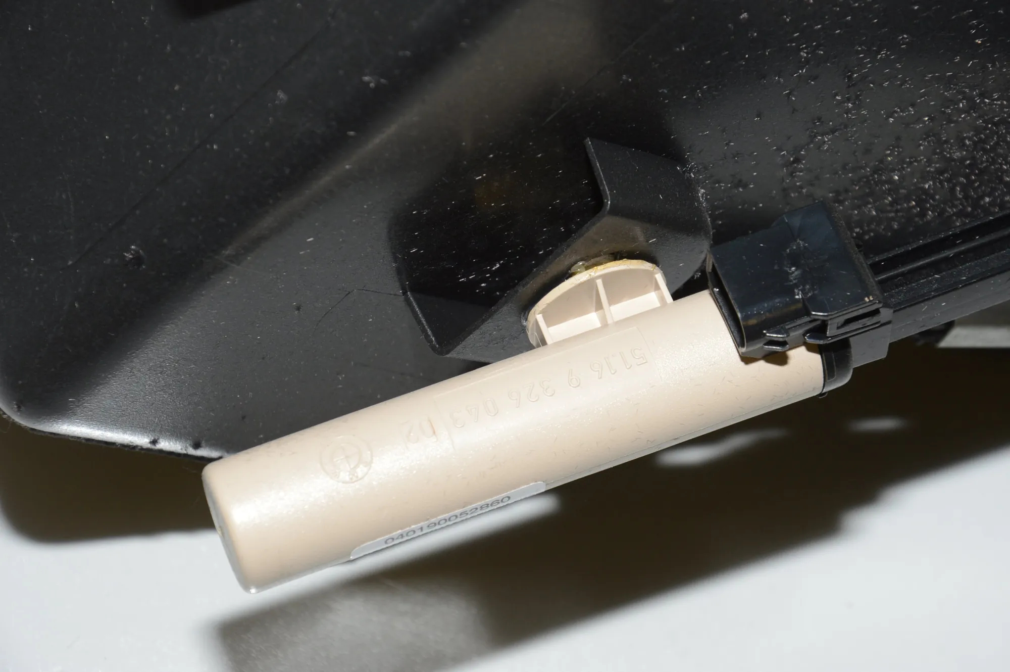 Glove Compartment – OEM 9283011 · BMW i3 (I01) BMW i3 (I01) Electric 2019 – 8