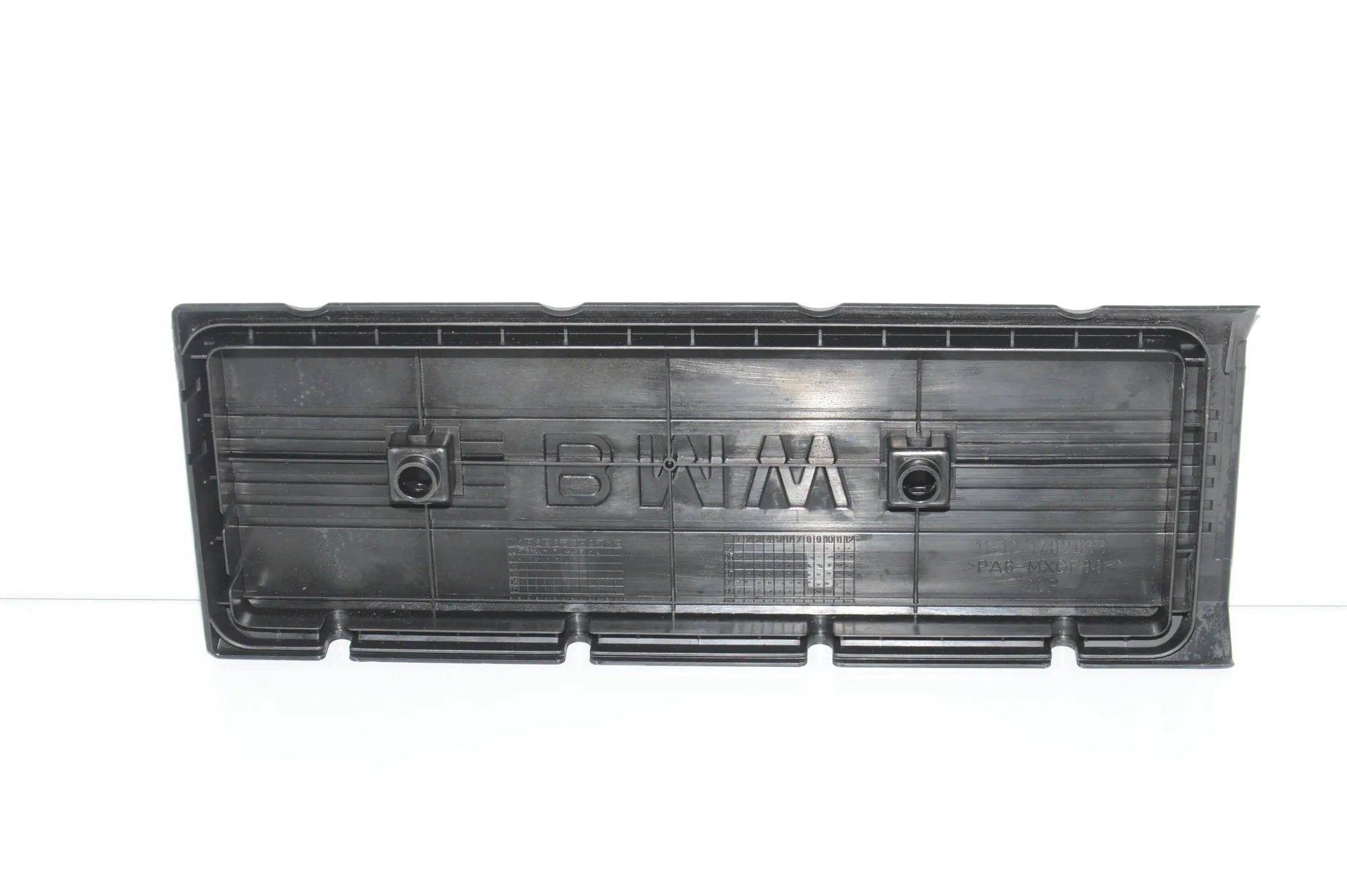 Engine Cover – OEM 11121702856 · BMW 5 (E39) BMW 5 (E39) 535 i 2000 – 4