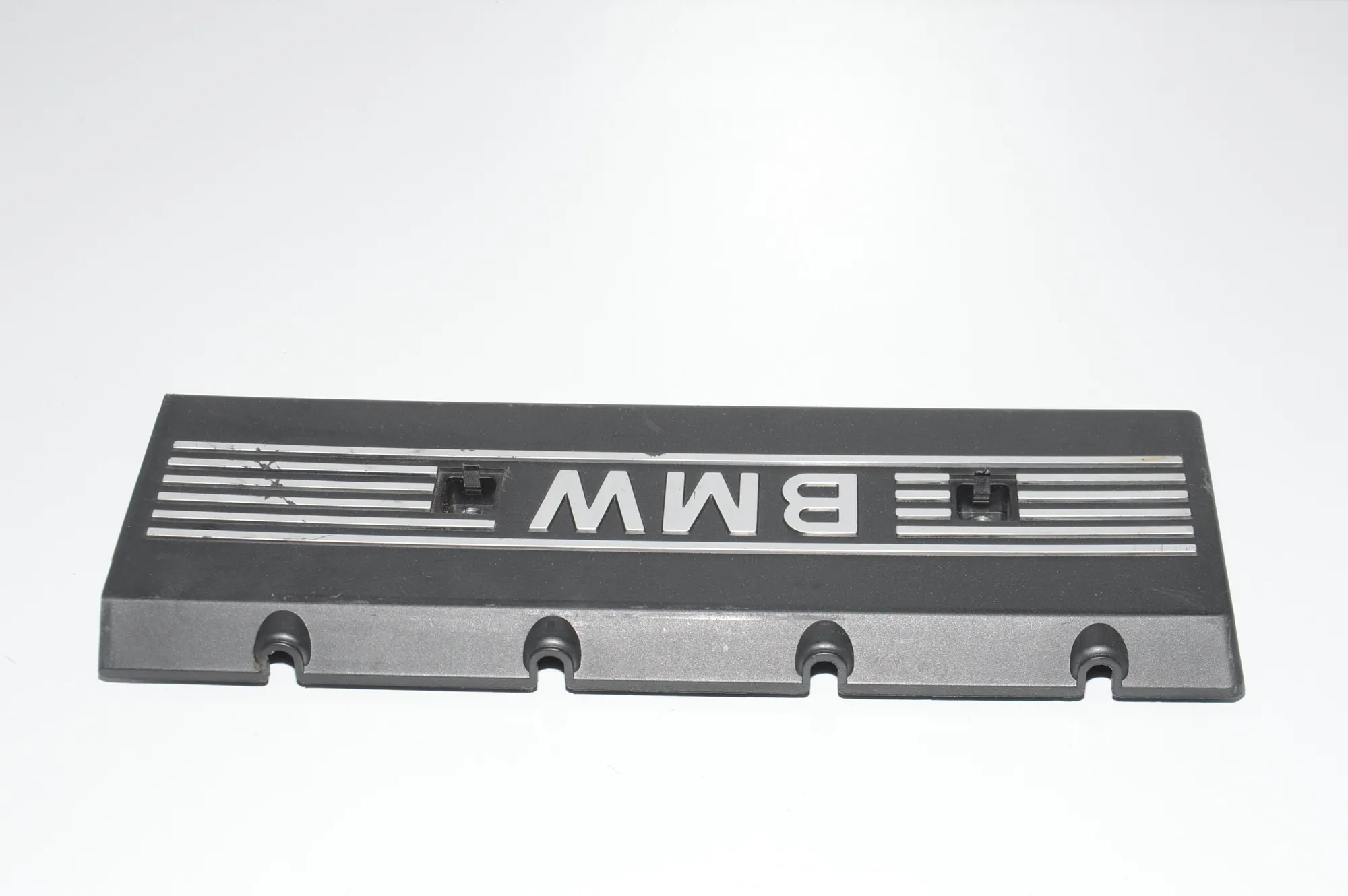Engine Cover – OEM 11121702856 · BMW 5 (E39) BMW 5 (E39) 535 i 2000 – 2