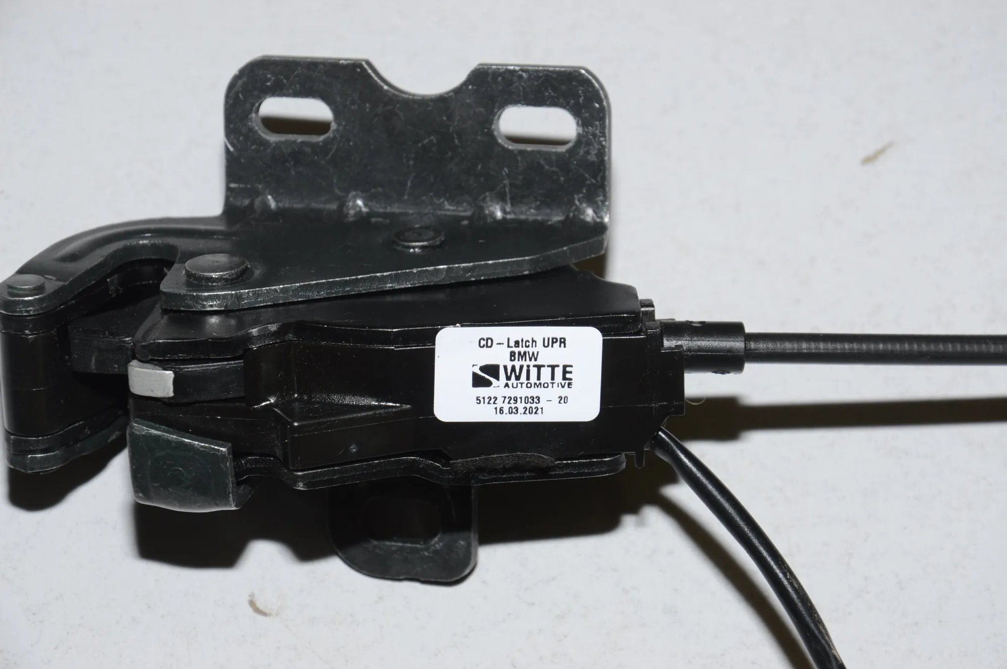 Rear Left Door Lock – OEM 7291033 · BMW i3 (I01) BMW i3 (I01) Hybrid 2014 – 5
