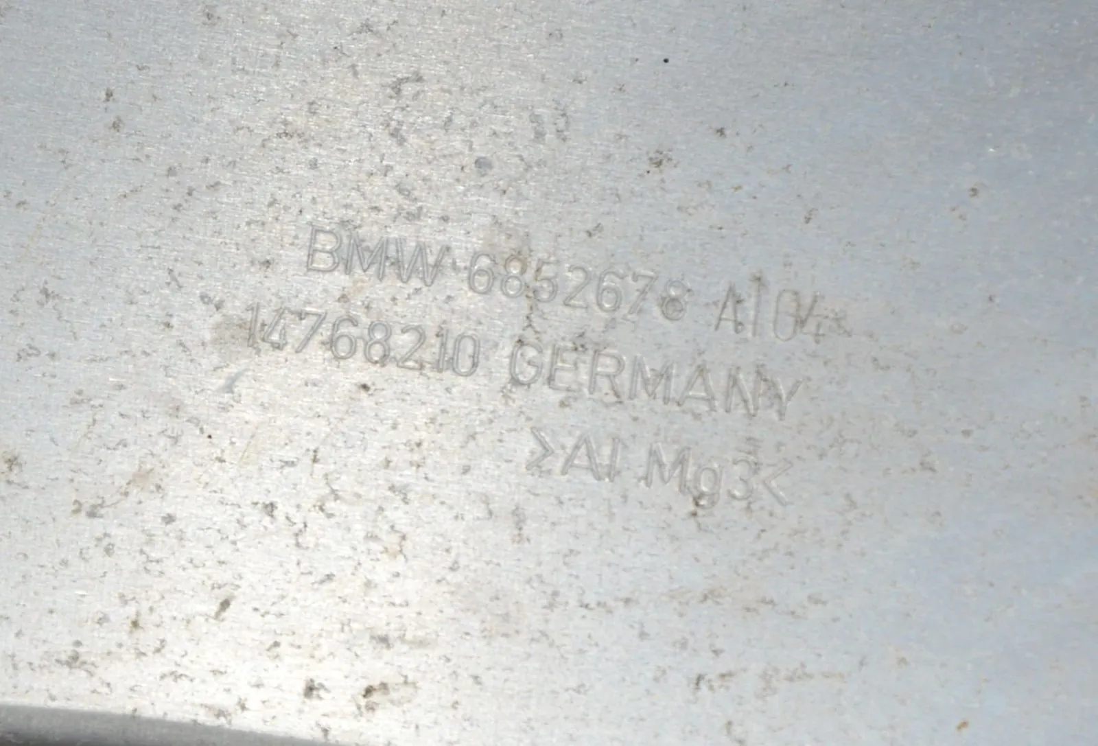 Other Body Parts – OEM 6852678 · BMW i3 (I01) Hybrid 2014 – 5