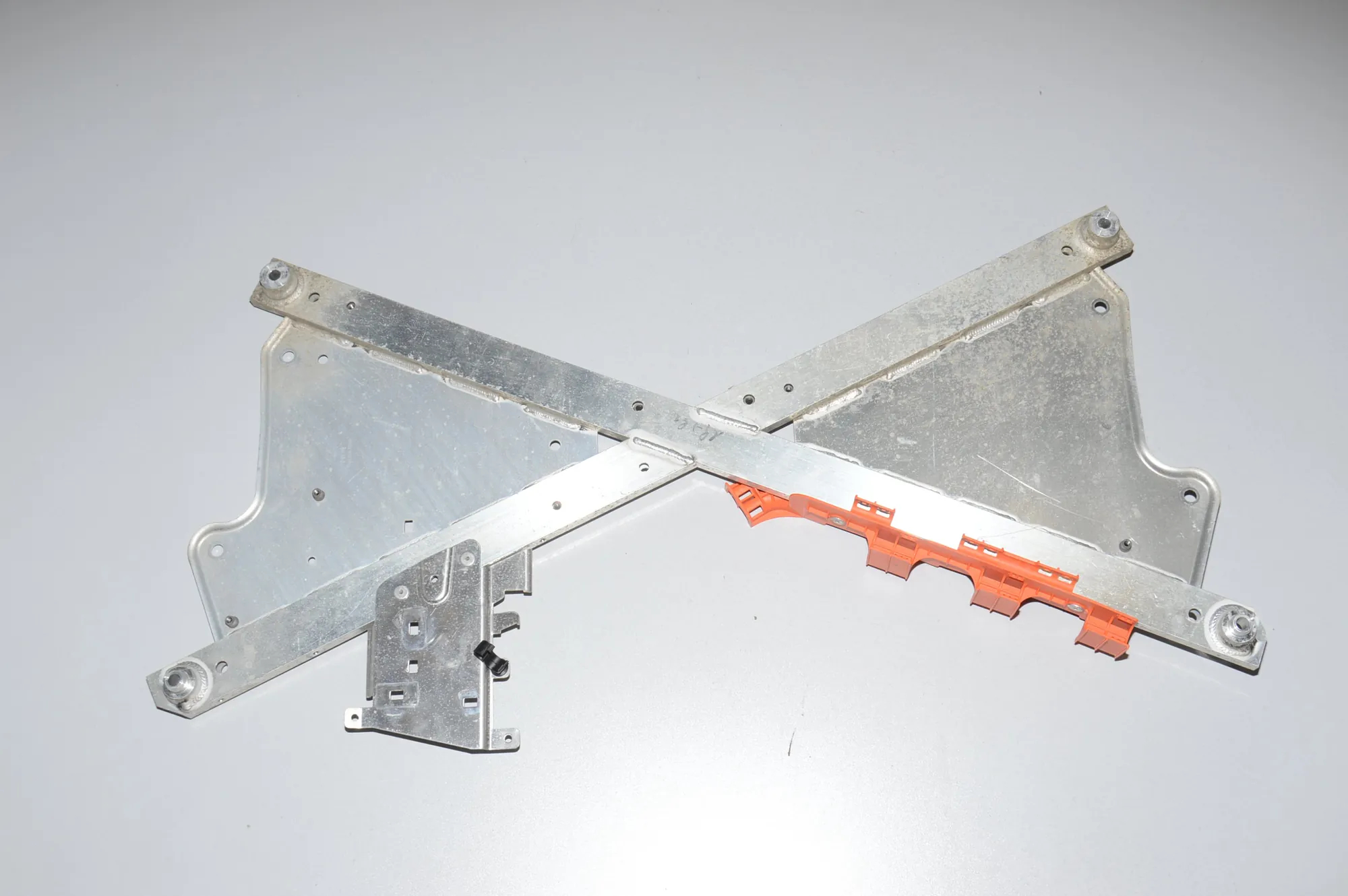 Other Body Parts – OEM 6852678 · BMW i3 (I01) Hybrid 2014 – 4