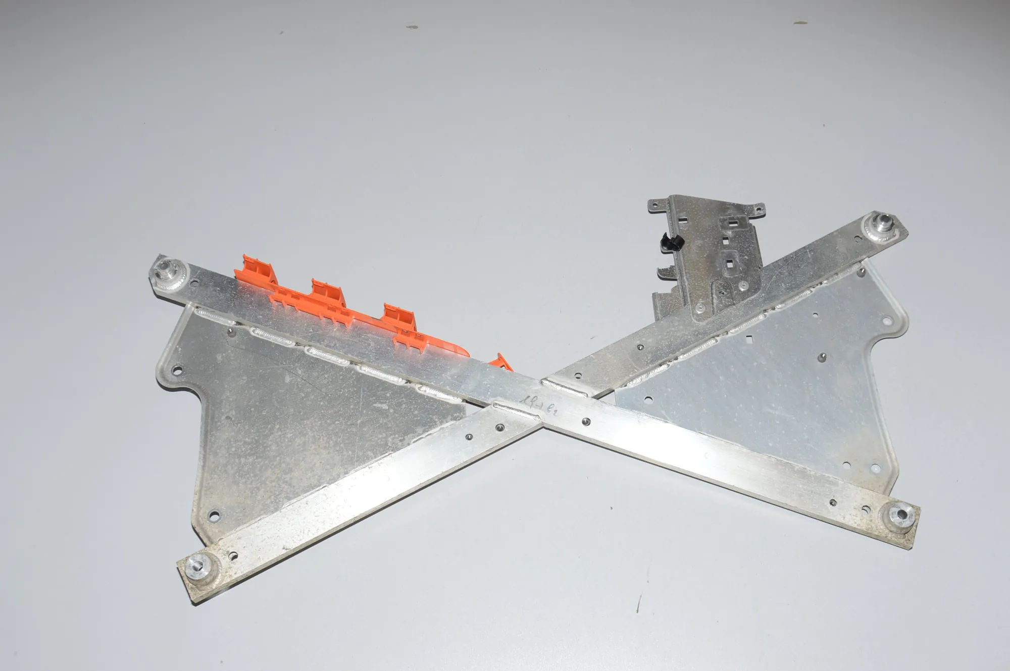 Other Body Parts – OEM 6852678 · BMW i3 (I01) Hybrid 2014 – 3