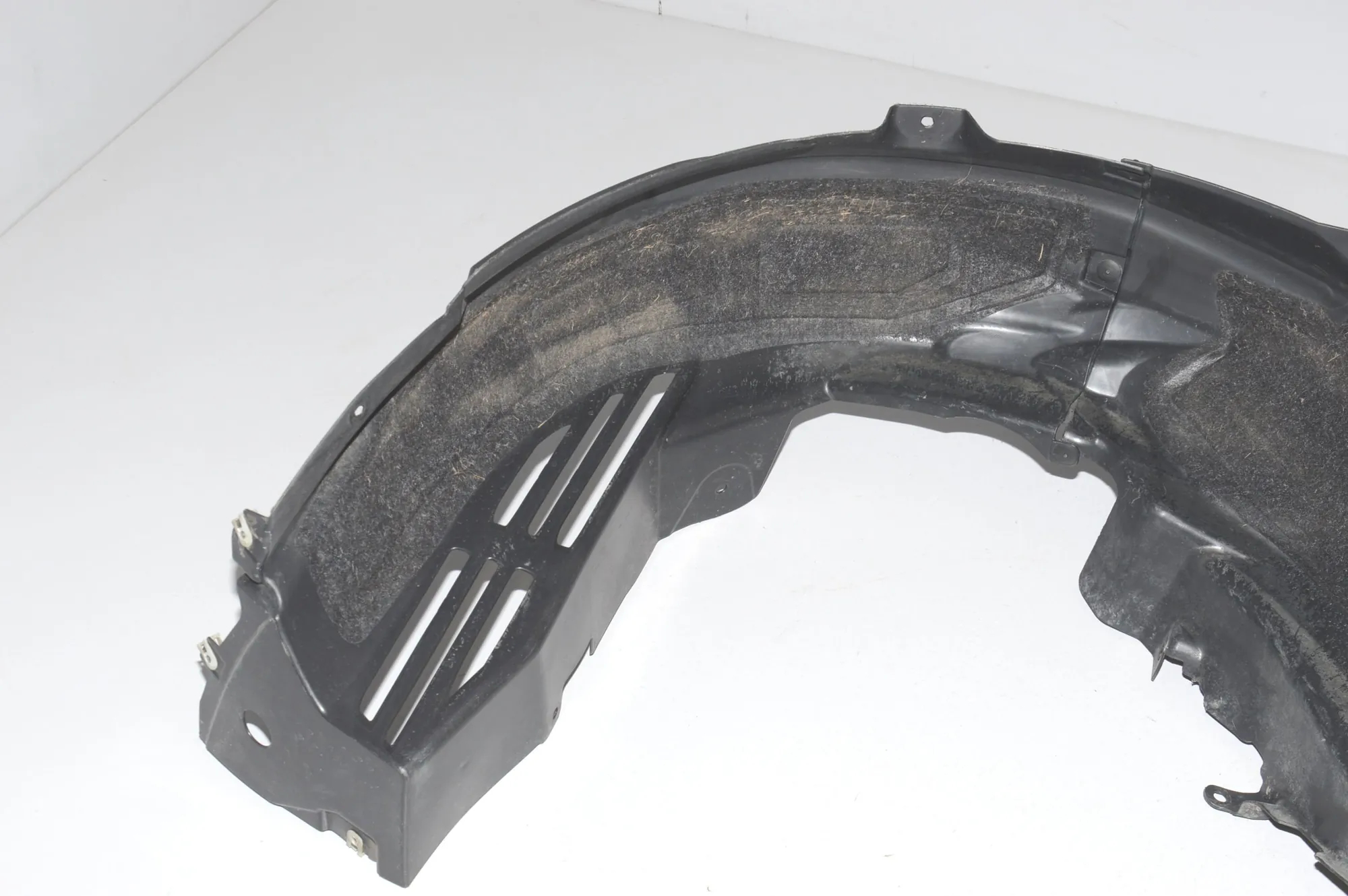 Rear Right Arch Liner – OEM 7294640 · BMW i3 (I01) Hybrid 2014 – 3