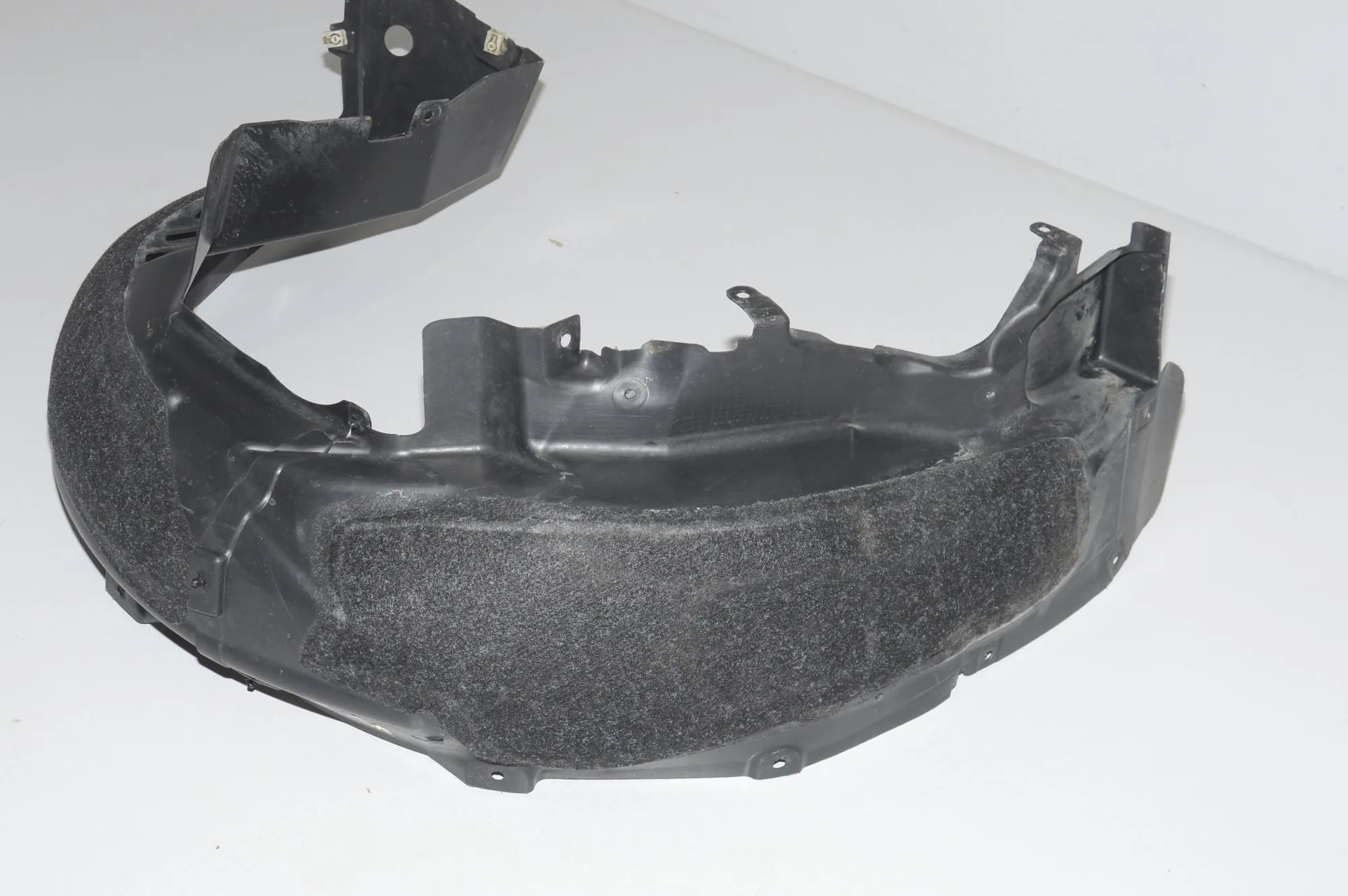 Rear Right Arch Liner – OEM 7294640 · BMW i3 (I01) Hybrid 2014 – 5