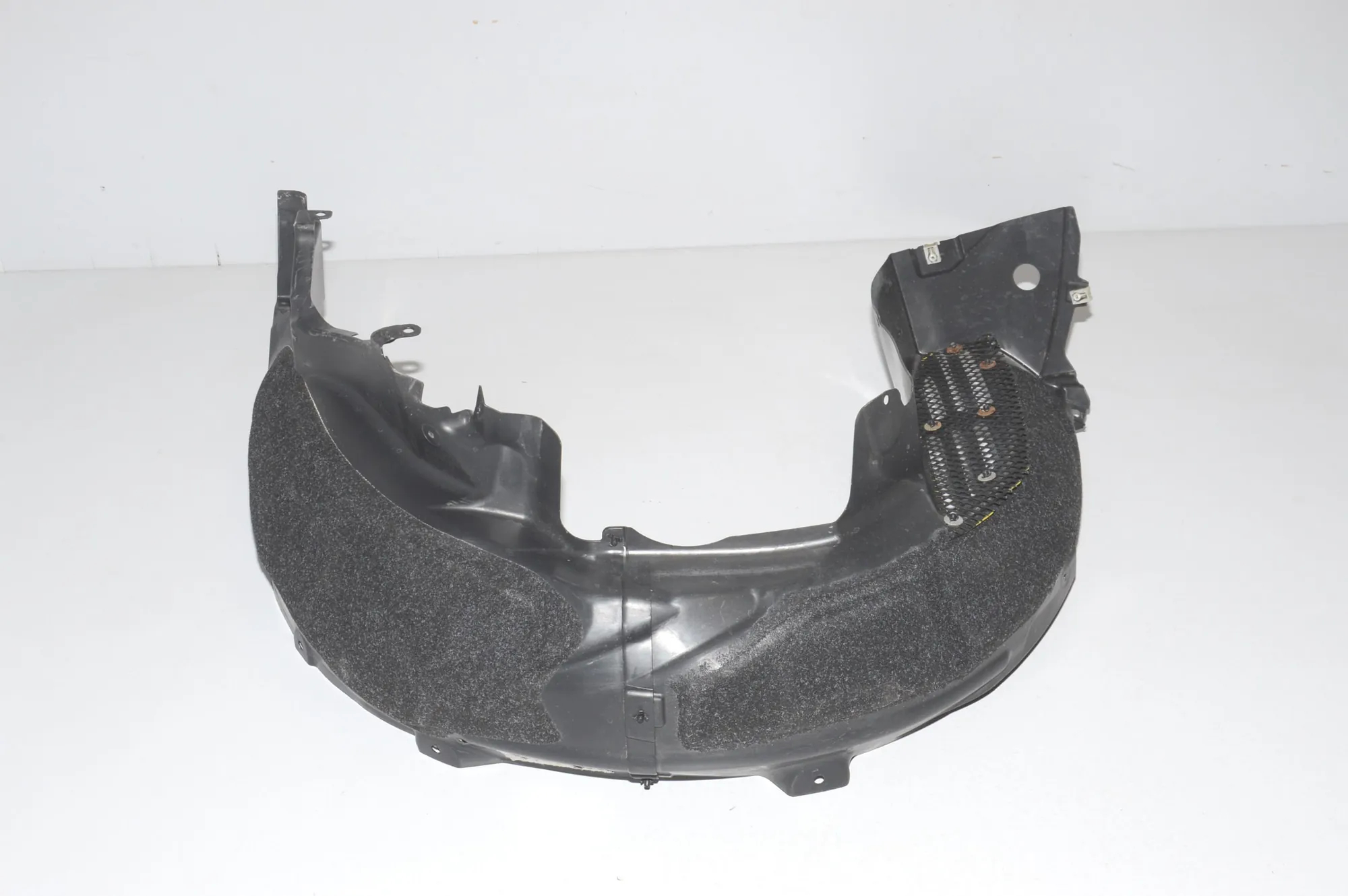 Rear Left Arch Liner – OEM 7294639 · BMW i3 (I01) Hybrid 2014 – 5