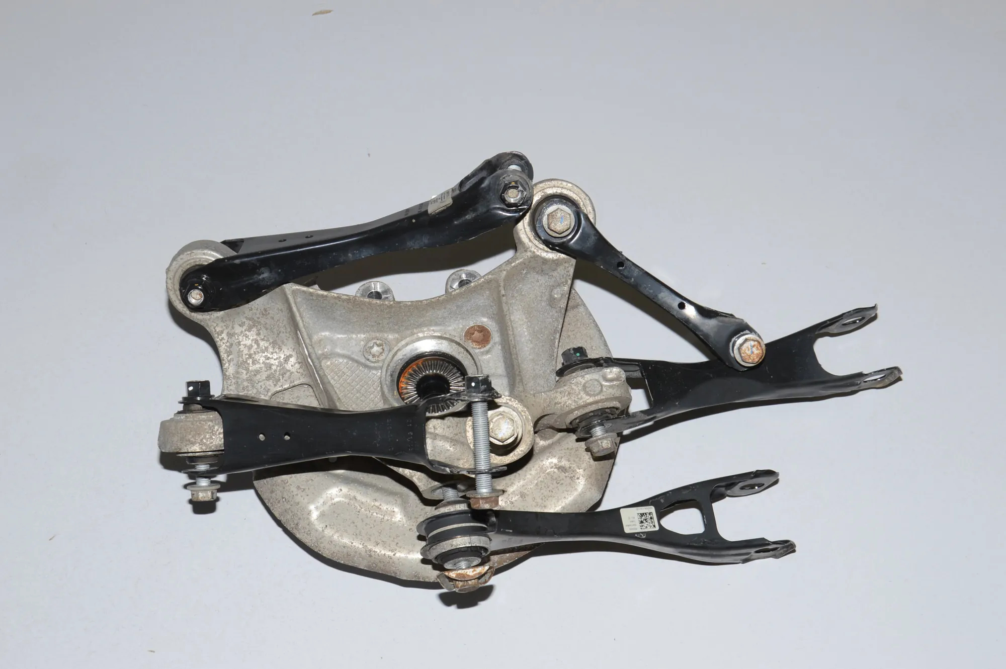 Rear Left Wheel Hub Spindle – OEM 6867883 · BMW i3 (I01) Hybrid 2014 – 4