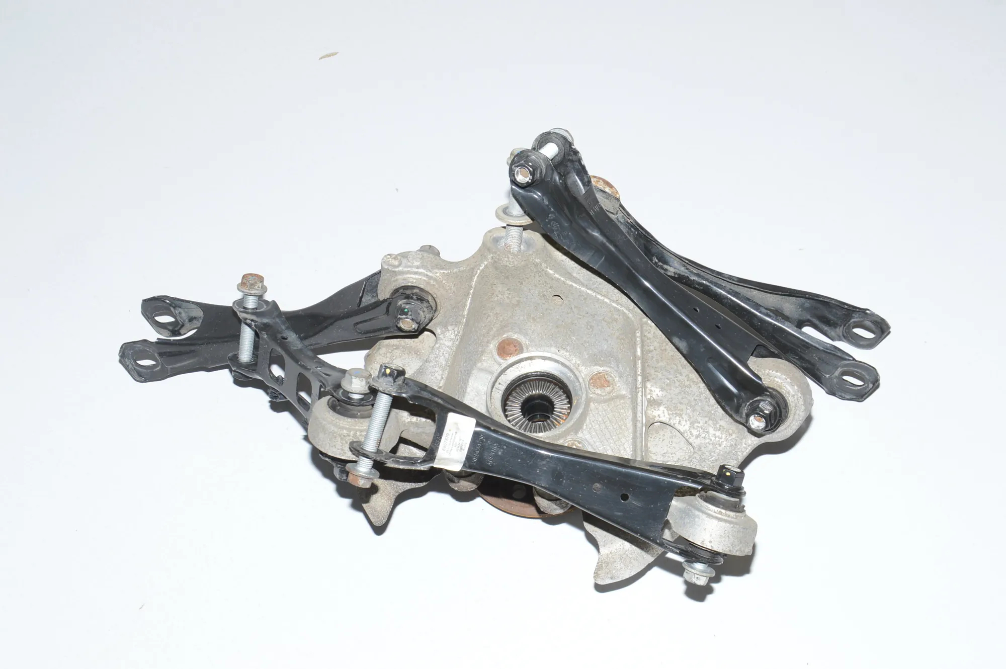 Rear Left Wheel Hub Spindle – OEM 6867883 · BMW i3 (I01) Hybrid 2014 – 3