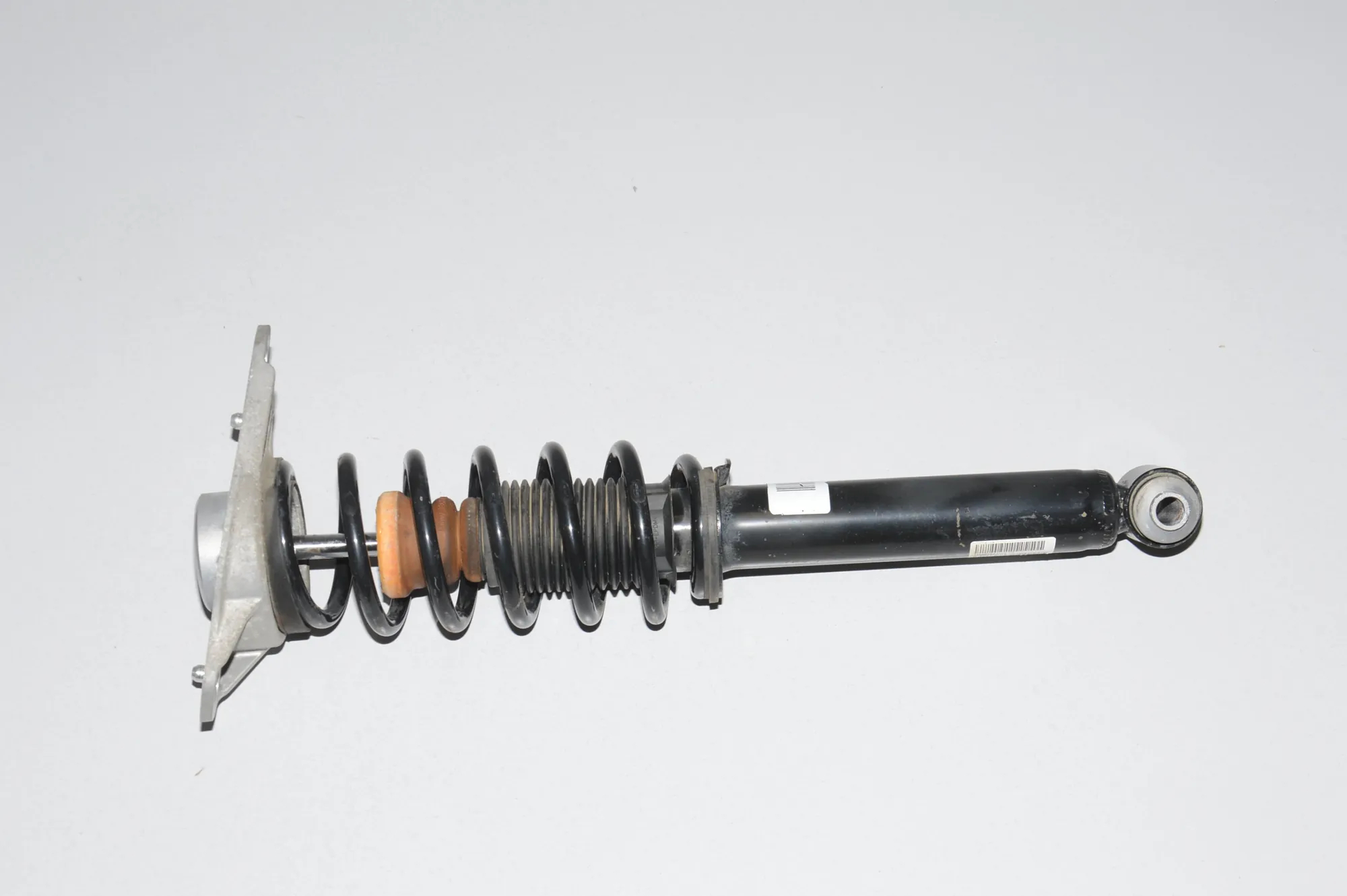 Rear Left Shock Absorber – OEM 6852232 · BMW i3 (I01) Hybrid 2014 – 3