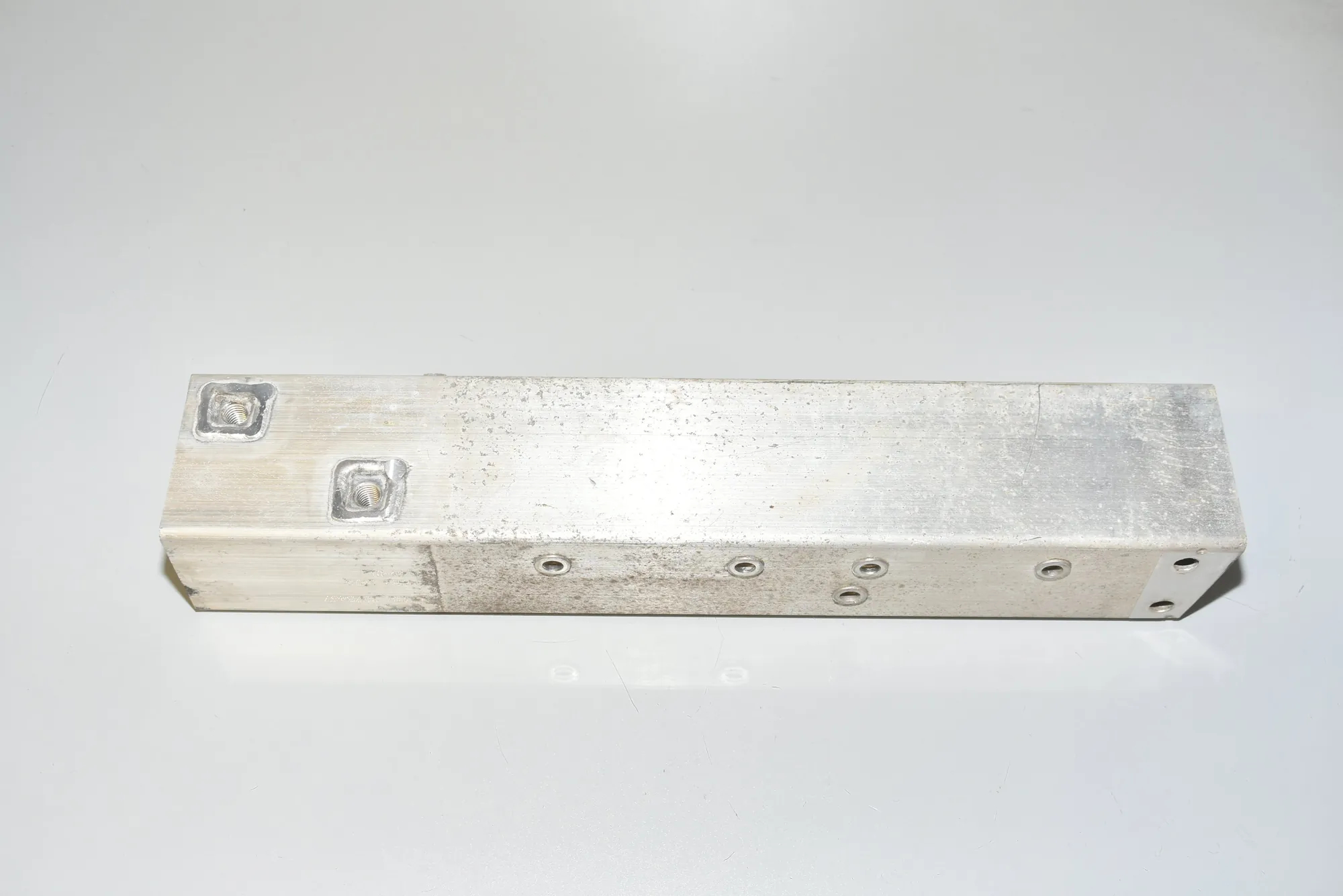 Rear Left Bumper Bracket – OEM 51127375467 · BMW i3 (I01) Hybrid 2014