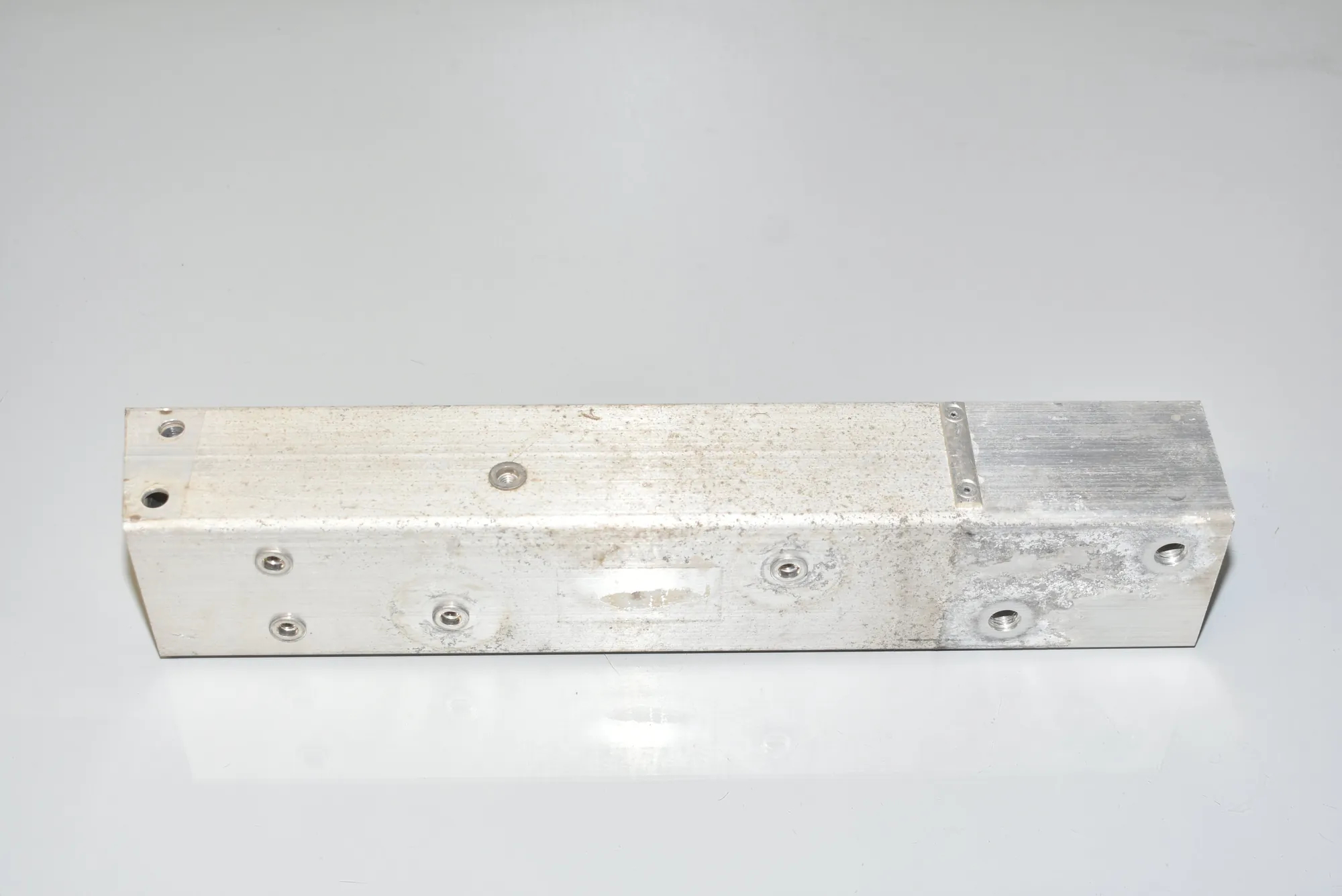 Rear Left Bumper Bracket – OEM 51127375467 · BMW i3 (I01) Hybrid 2014 – 3
