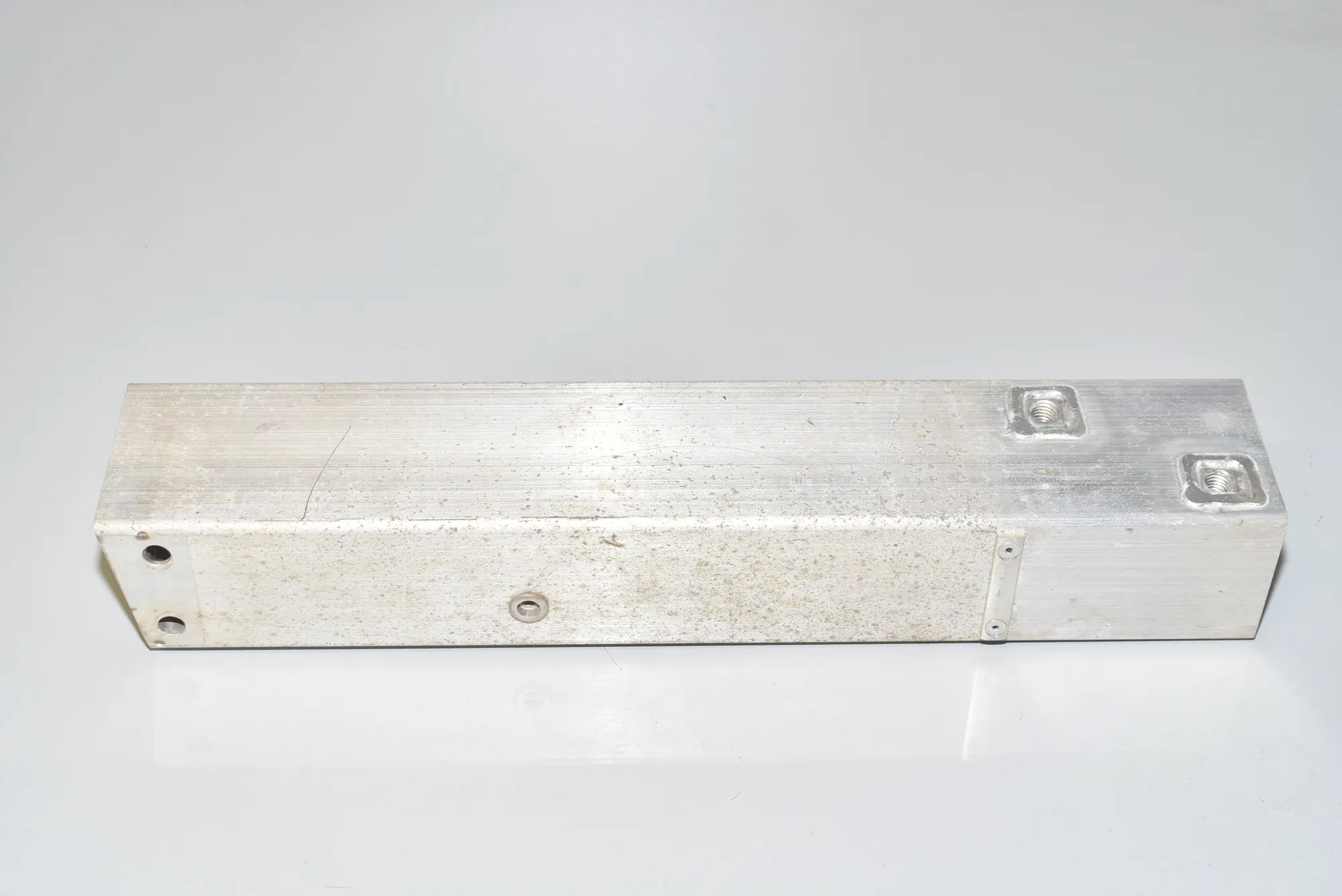 Rear Left Bumper Bracket – OEM 51127375467 · BMW i3 (I01) Hybrid 2014 – 2