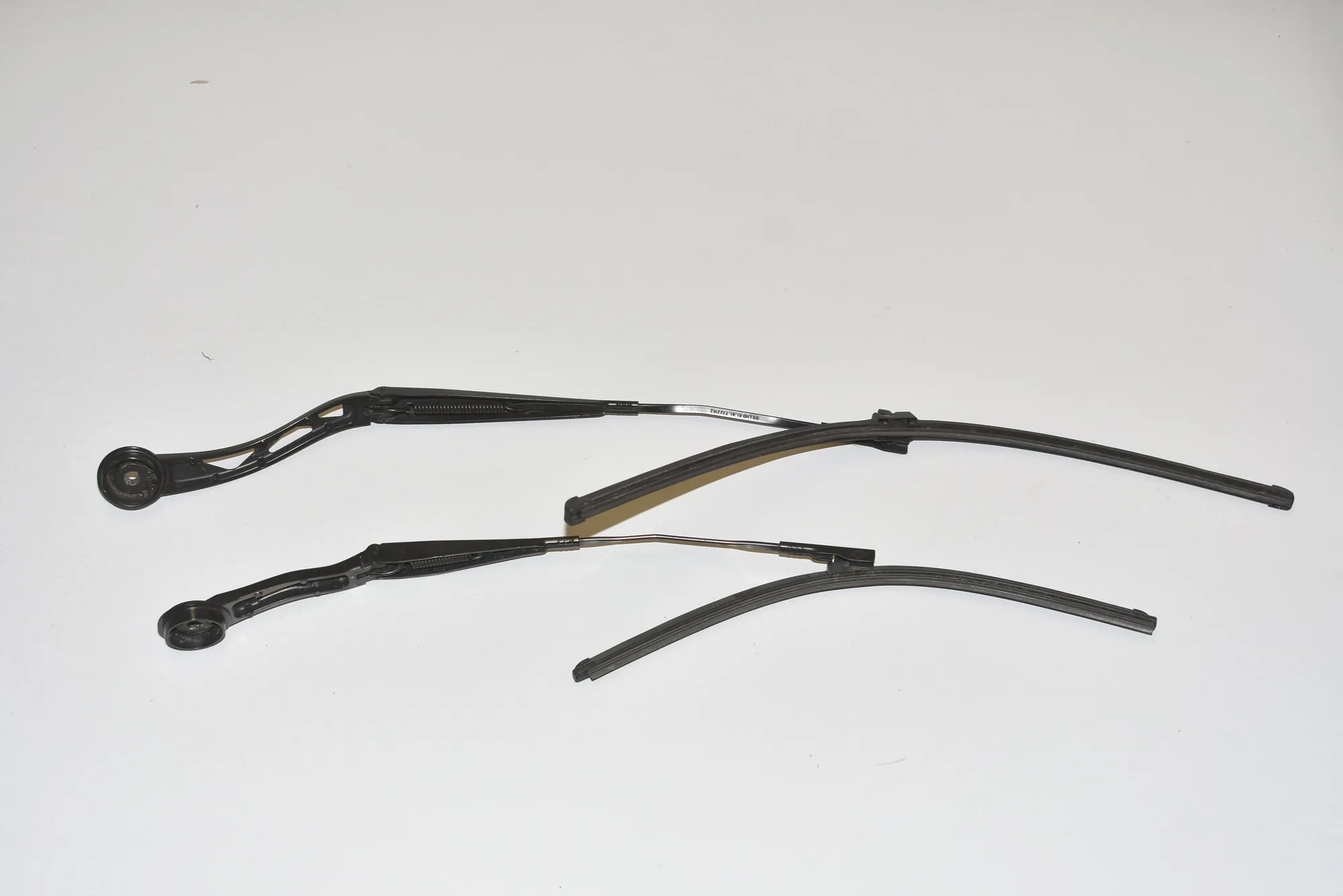 Front Wiper Arms – OEM 61617322164 · BMW i3 (I01) Hybrid 2014 – 2