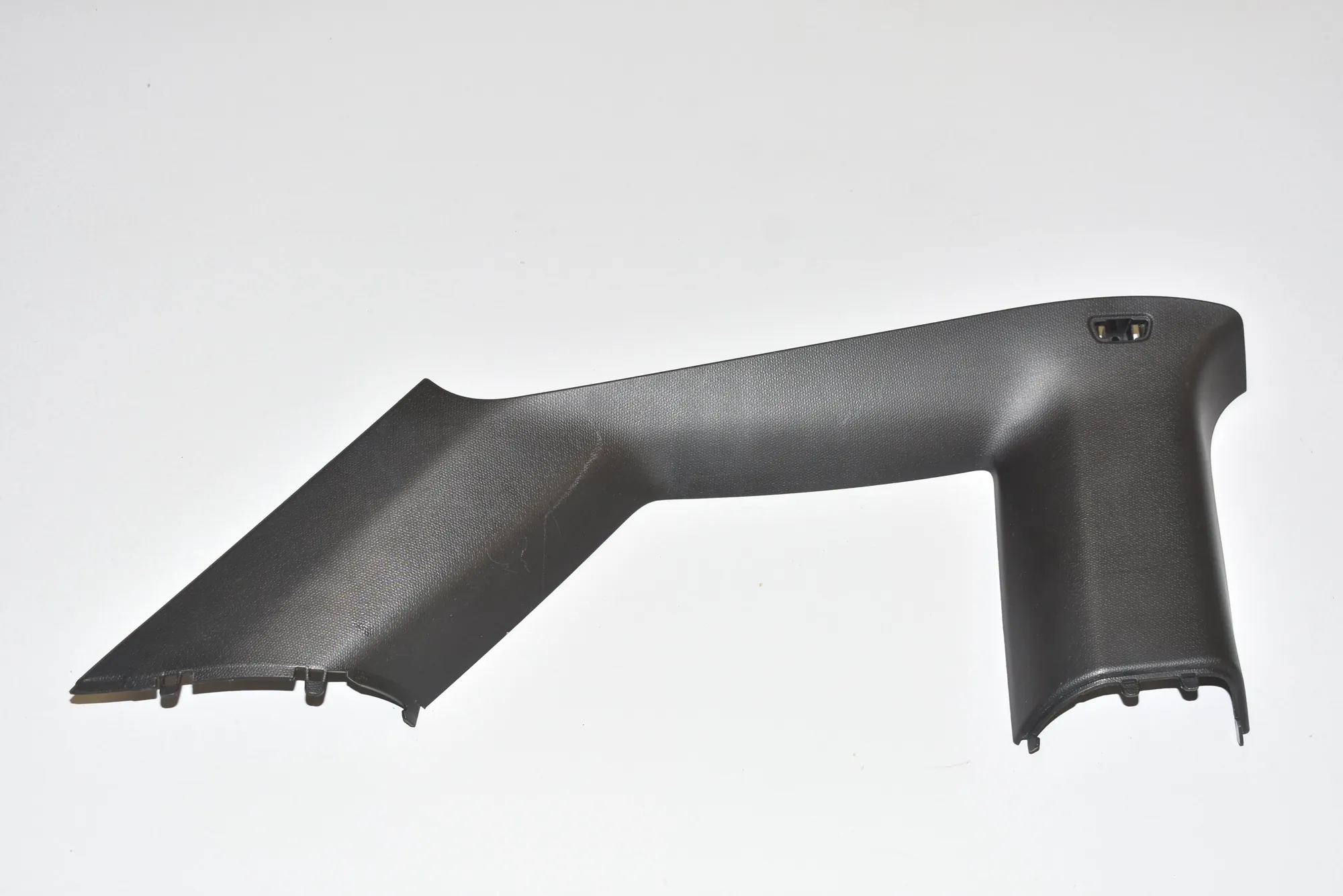 Rear Left Pillar Trim – OEM 51437275669 · BMW i3 (I01) Hybrid 2014