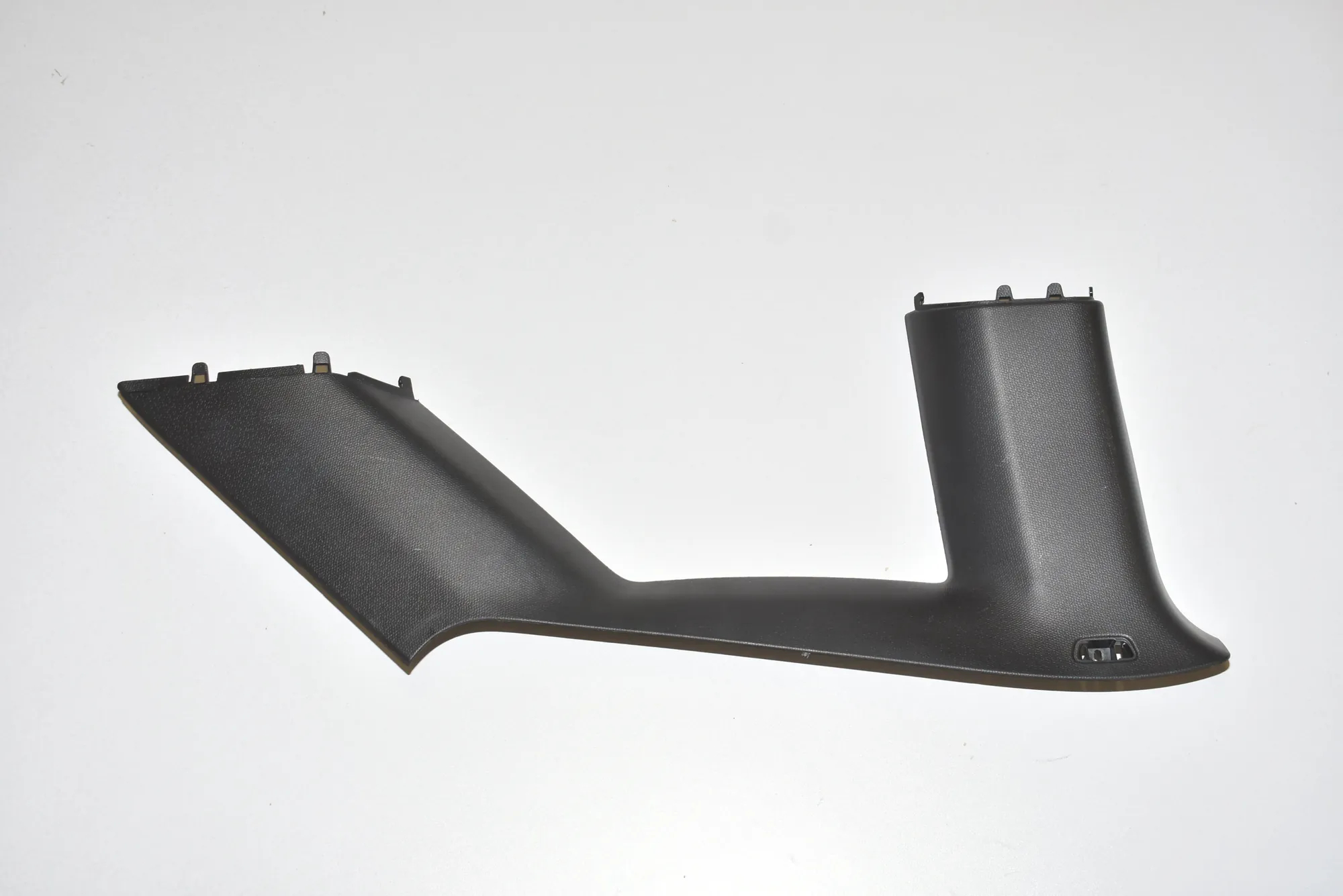 Right Side Pillar Trim – OEM 51437275670 · BMW i3 (I01) Hybrid 2014