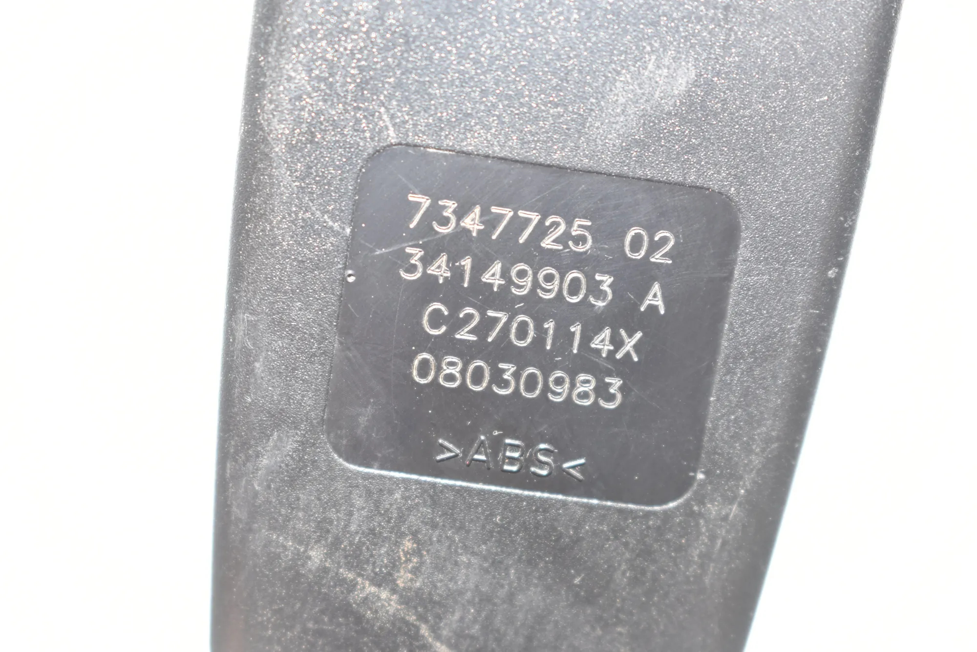Rear Left Seat Buckle – OEM 7347725 · BMW i3 (I01) Hybrid 2014 – 4