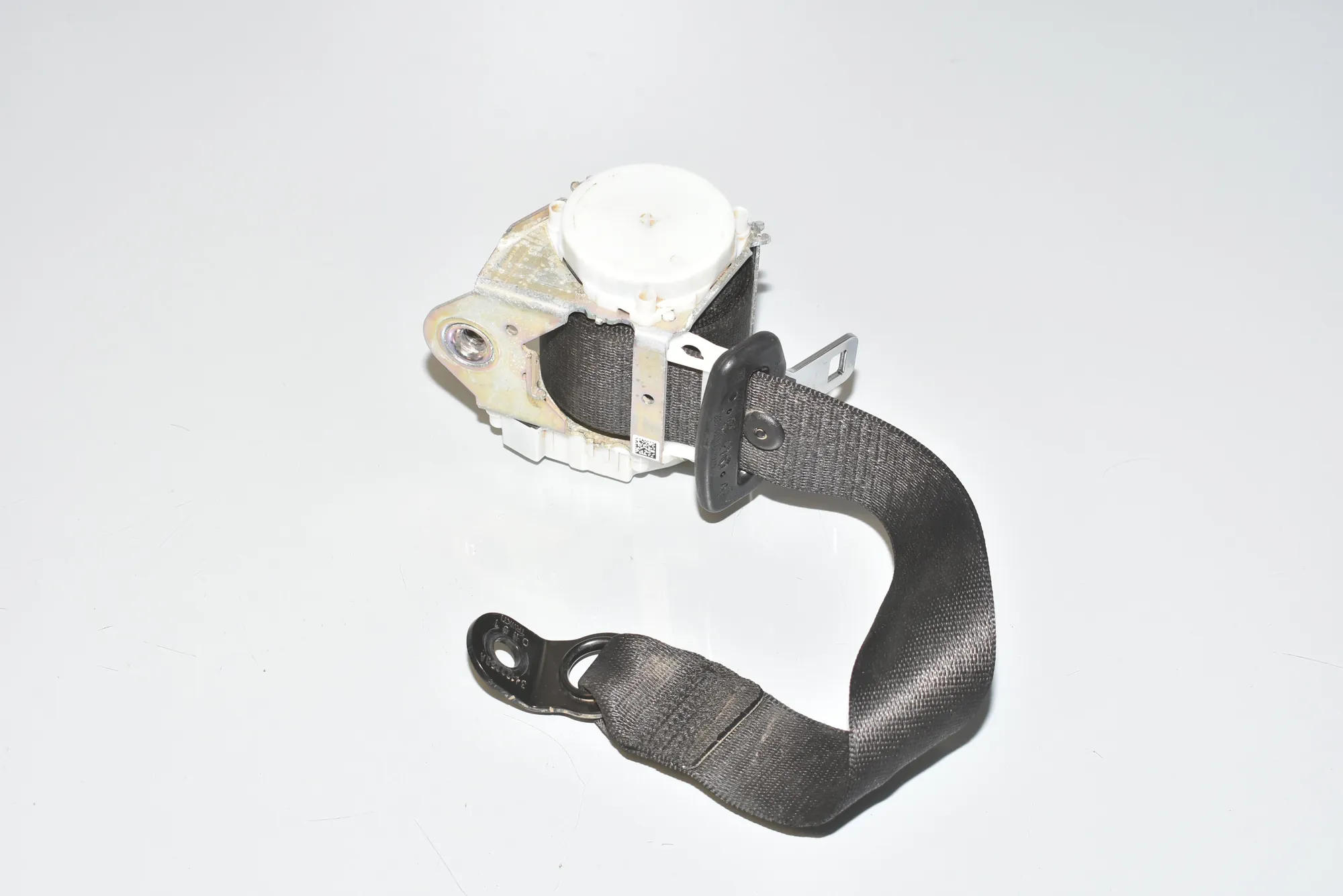 Rear Right Seatbelt – OEM 7305644 · BMW i3 (I01) Hybrid 2014