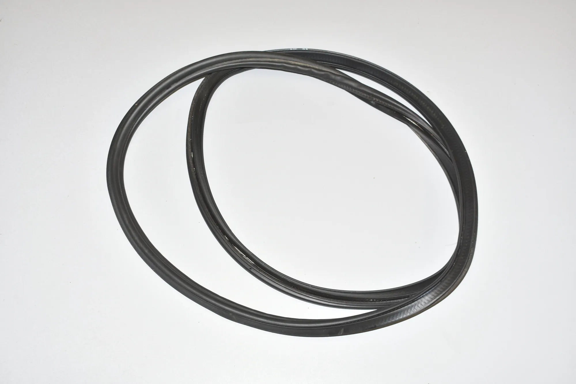 Tailgate Rubber Seal – OEM 7296906 · BMW i3 (I01) Hybrid 2014