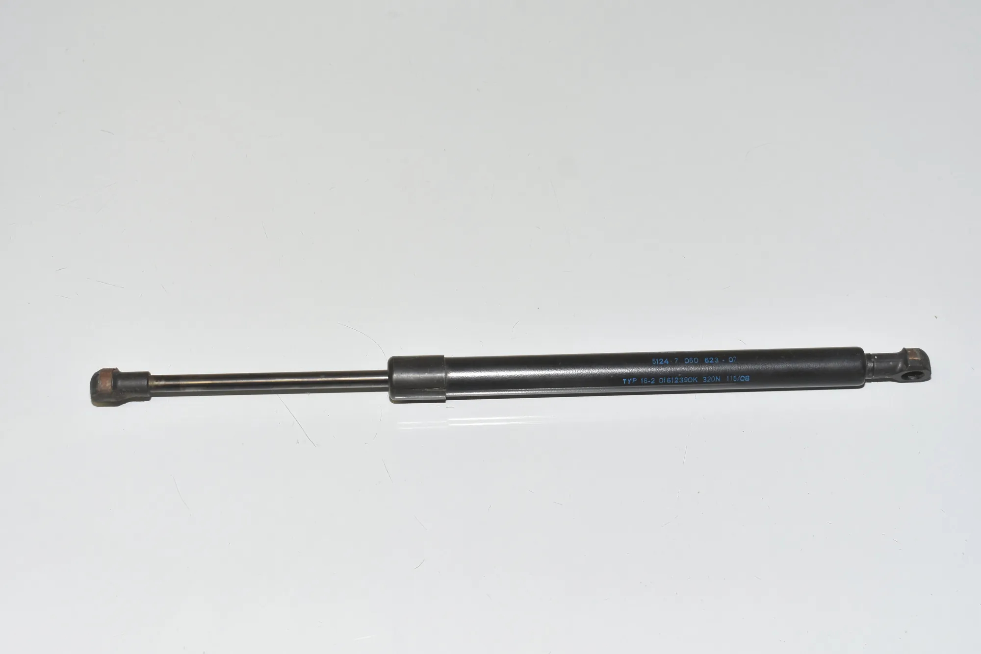 Right Side Tailgate Gas Strut – OEM 51247060623 · BMW 3 (E90) 318 d 2008 – 2