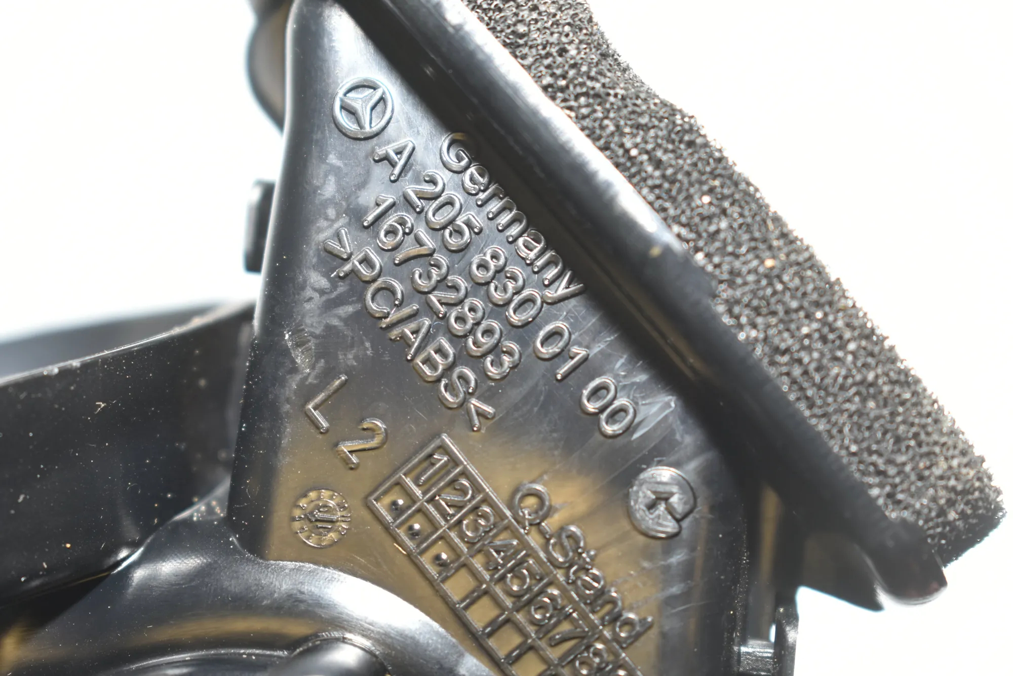 Other Interior Parts – OEM A2058300100 · MERCEDES-BENZ C T-Model (S205) (2014 - -) C 220 BlueTEC / d (205.204) 2015 – 4