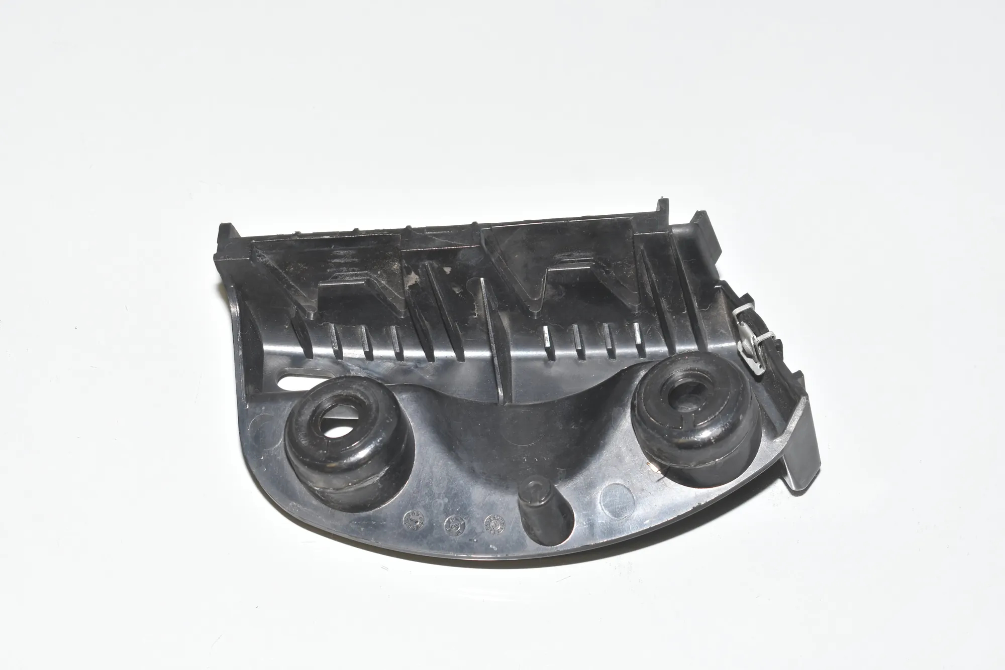 Rear Right Bumper Bracket – OEM 51127118194 · BMW 3 (E90) 318 d 2008 – 3