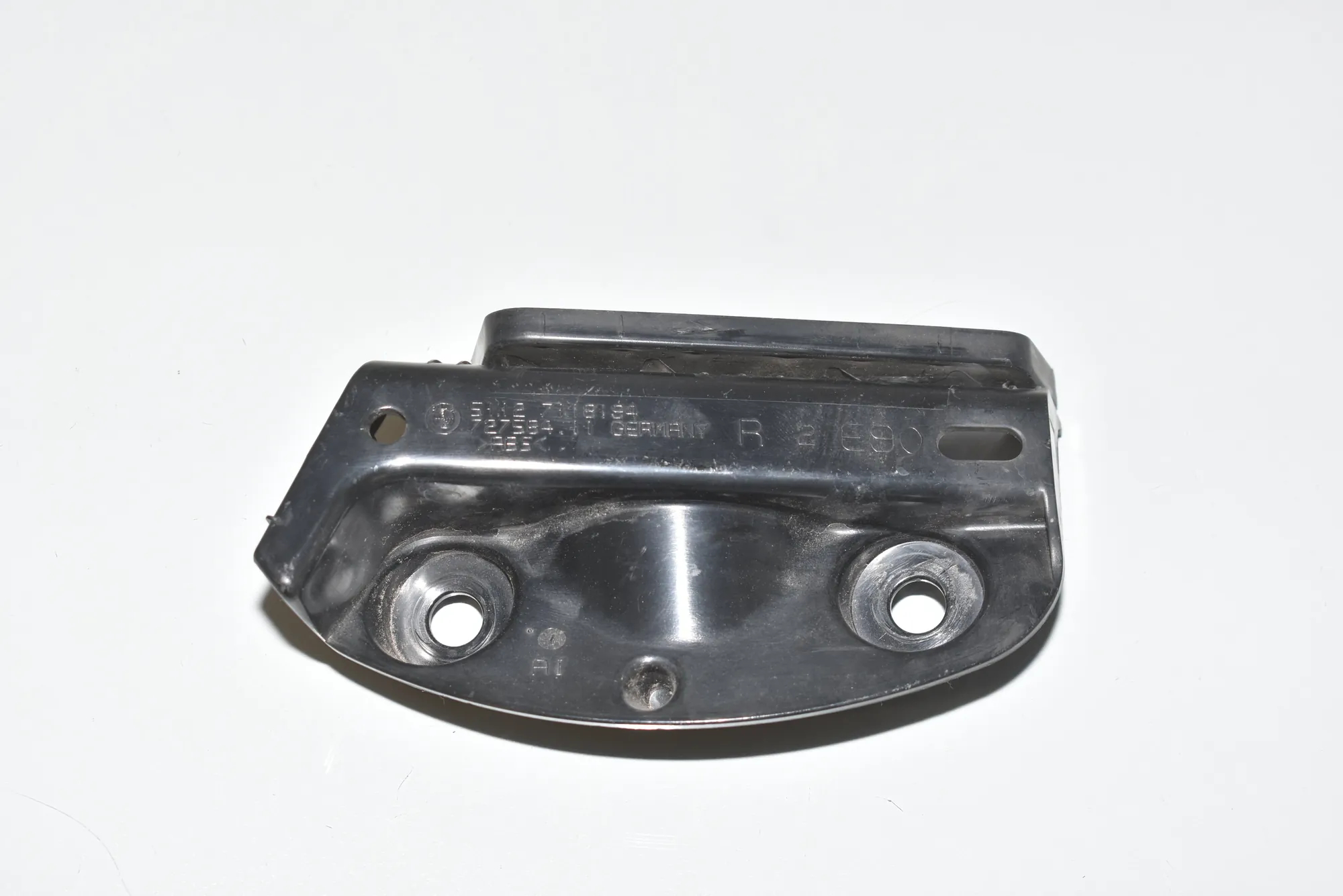 Rear Right Bumper Bracket – OEM 51127118194 · BMW 3 (E90) 318 d 2008