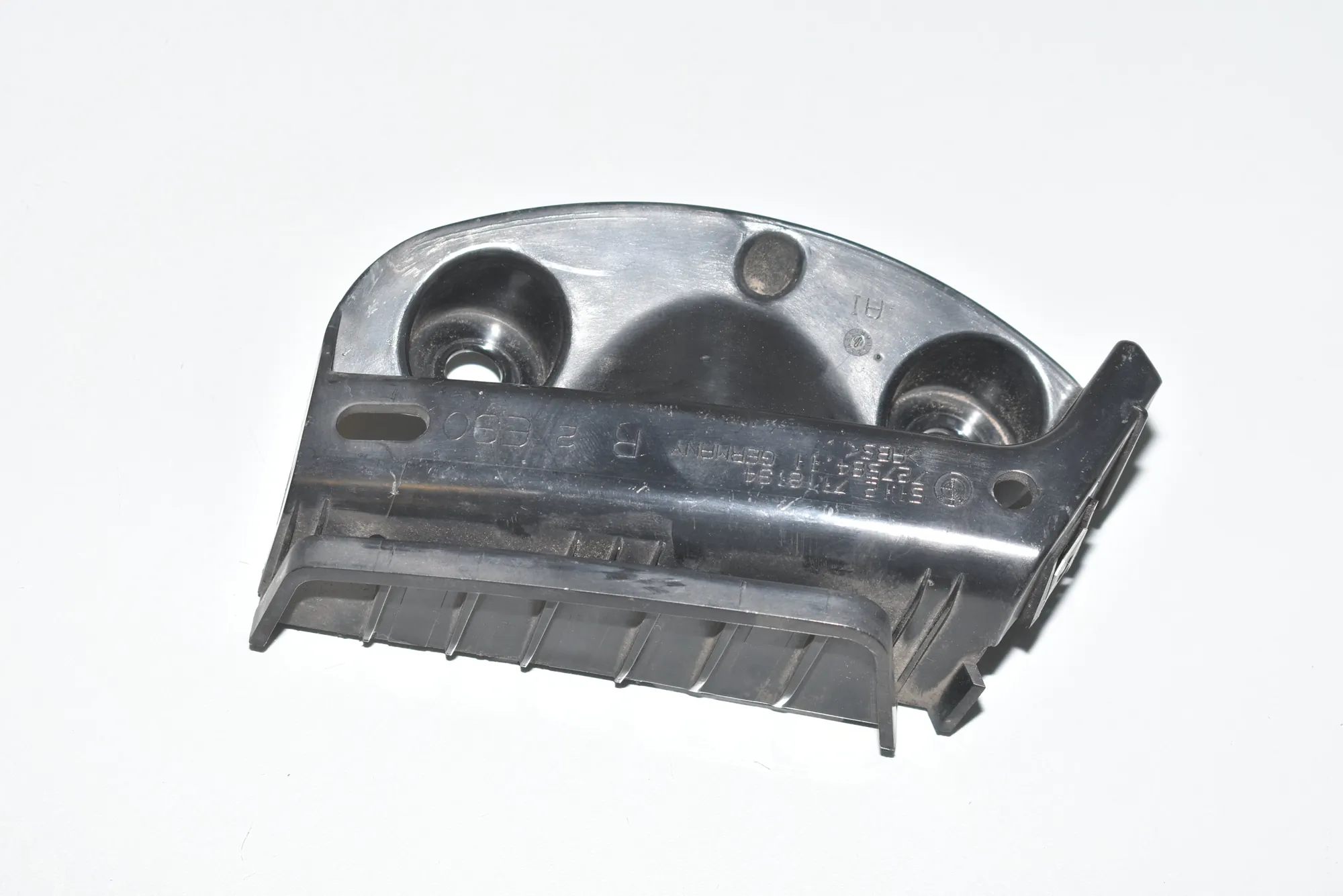 Rear Right Bumper Bracket – OEM 51127118194 · BMW 3 (E90) 318 d 2008 – 2