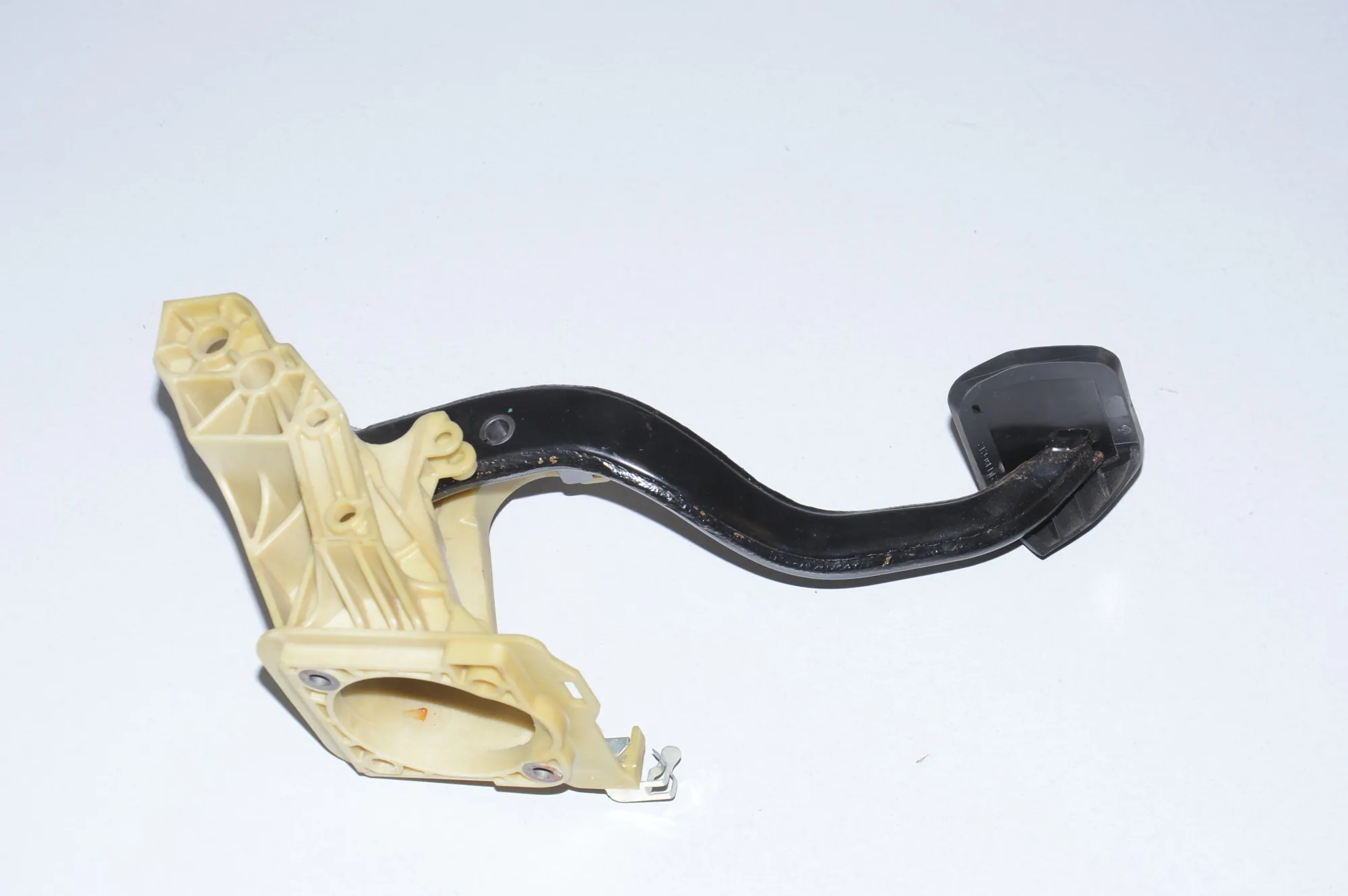 Brake Pedal – OEM 6769221 · BMW 5 Touring (E61) BMW 5 Touring (E61) 2009 – 3