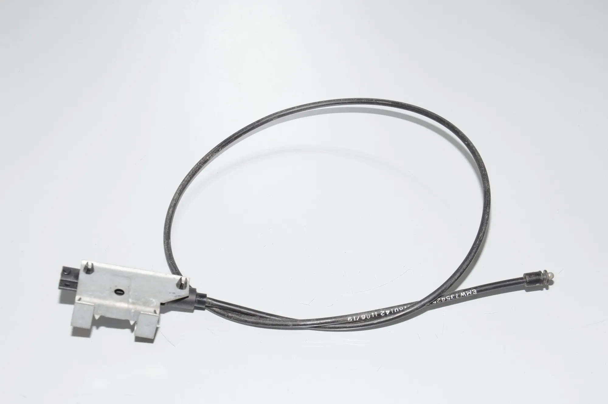 Bonnet Lock Cable – OEM 7354257 · BMW i3 (I01) BMW i3 (I01) Hybrid 2016 – 4