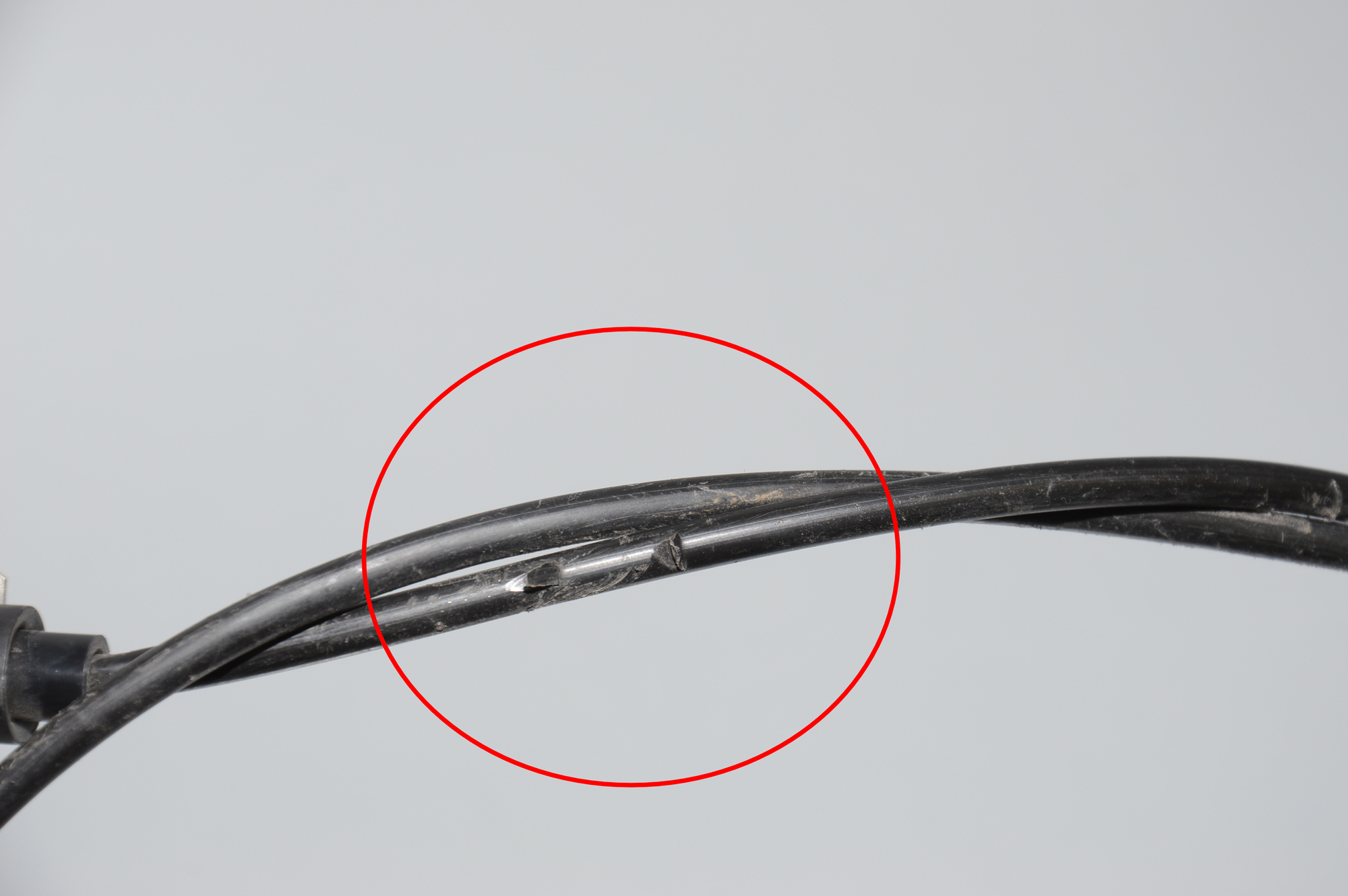 Bonnet Lock Cable – OEM 7354257 · BMW i3 (I01) BMW i3 (I01) Hybrid 2016 – 2
