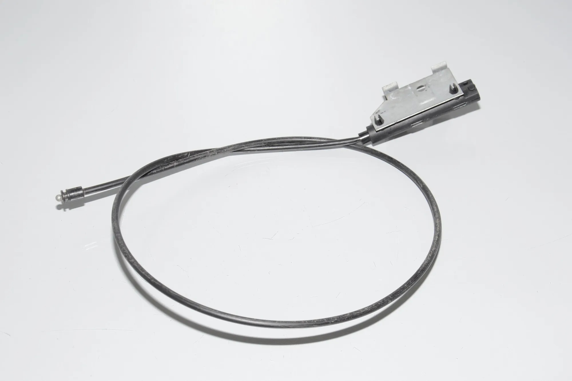 Bonnet Lock Cable – OEM 7354257 · BMW i3 (I01) BMW i3 (I01) Hybrid 2016