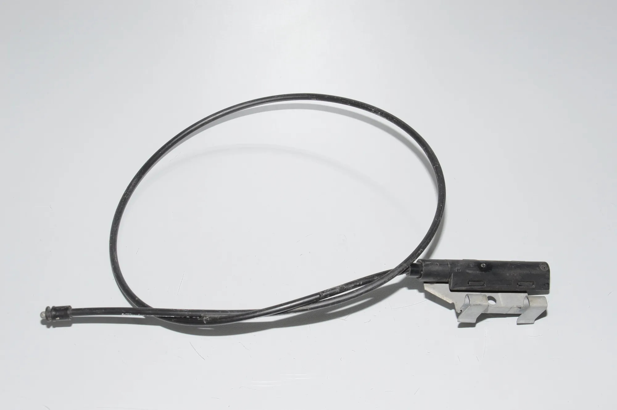 Bonnet Lock Cable – OEM 7354257 · BMW i3 (I01) BMW i3 (I01) Hybrid 2016 – 5
