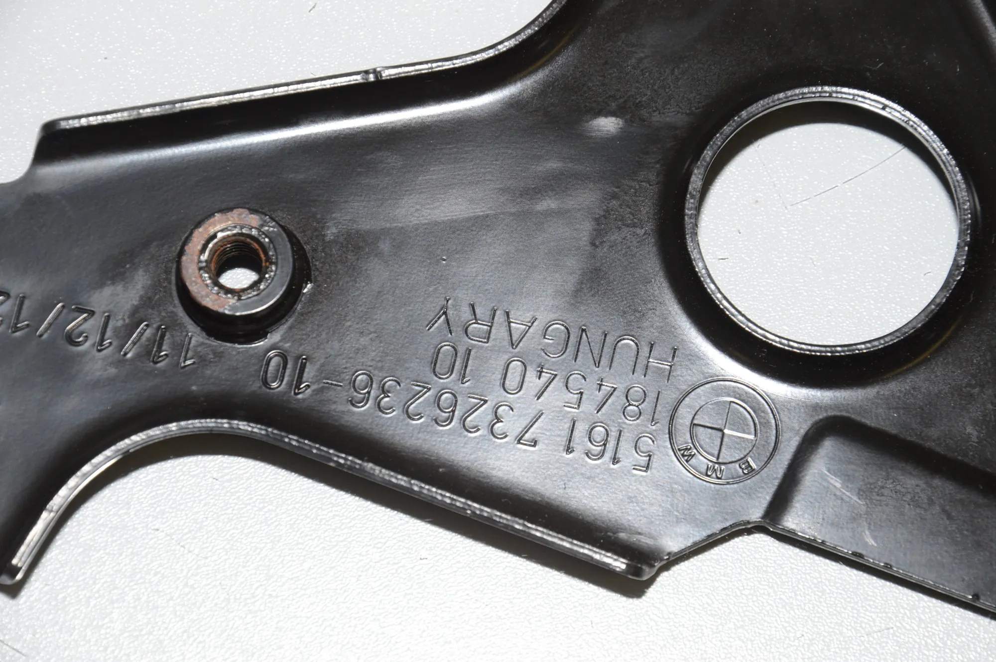 Bracket – OEM 7326236 · BMW 3 Touring (F31) 320 d 2013 – 5