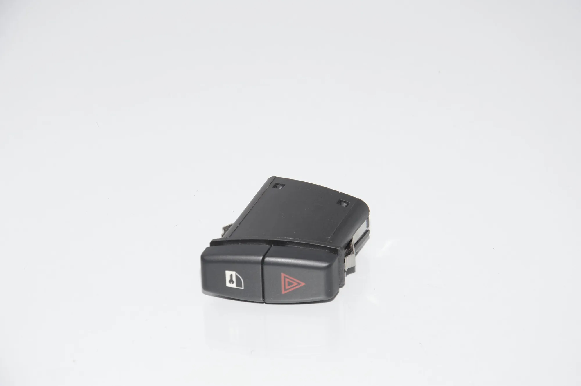 Hazard Button – OEM 6919506 · BMW 5 (E60) 523 i 2005