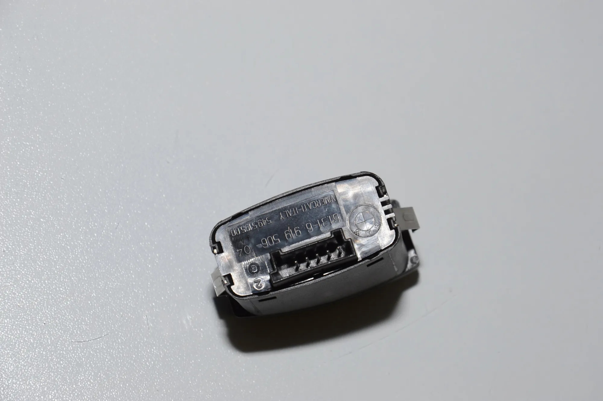 Hazard Button – OEM 6919506 · BMW 5 (E60) 523 i 2005 – 5
