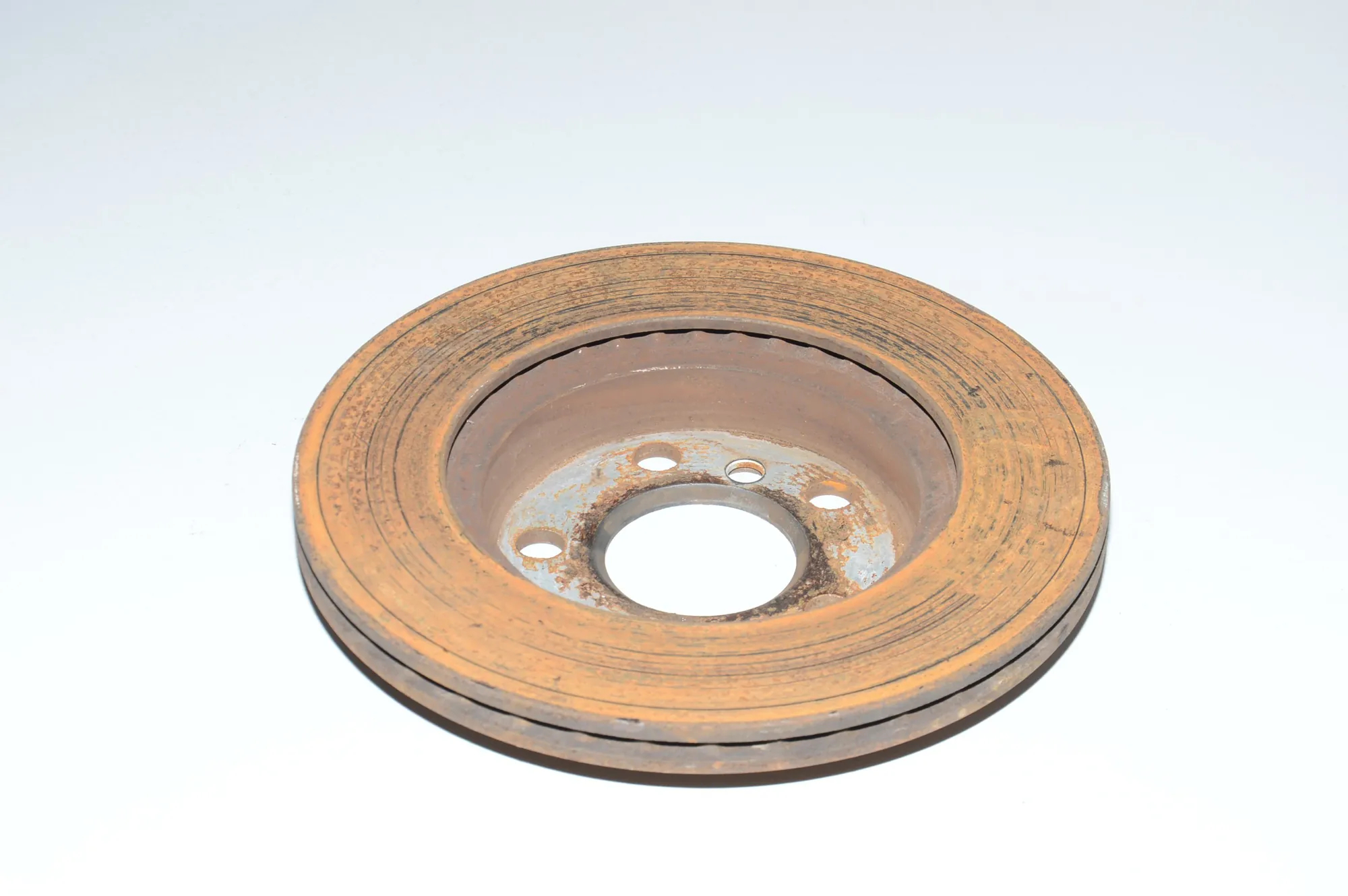 Front Right Brake Disc – OEM 6866293 · BMW i3 (I01) Hybrid 2014 – 4