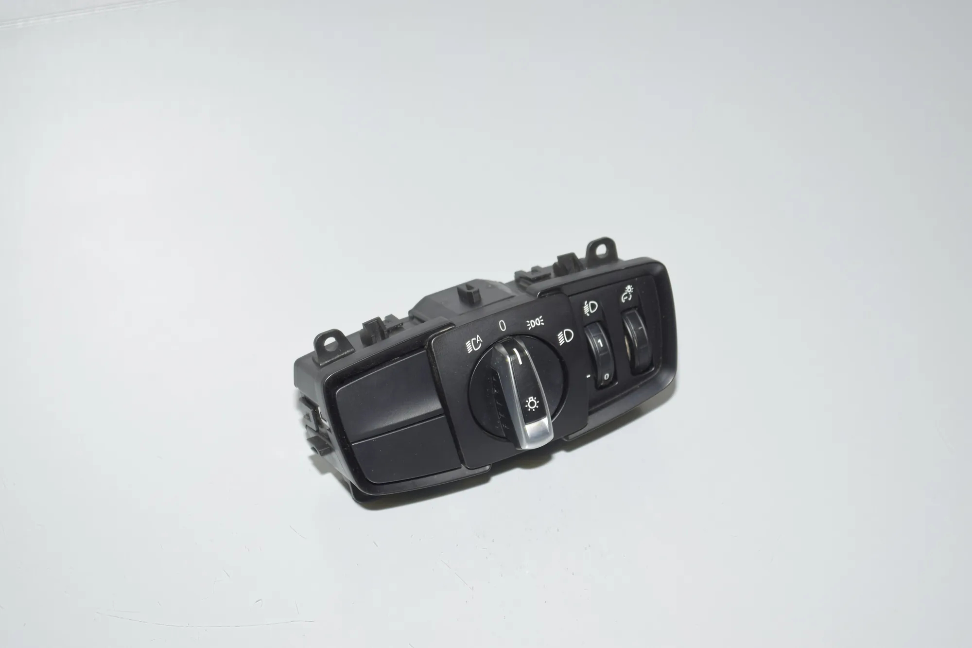 Headlight Switch Control Unit · BMW i3 (I01) Hybrid 2014 – 2