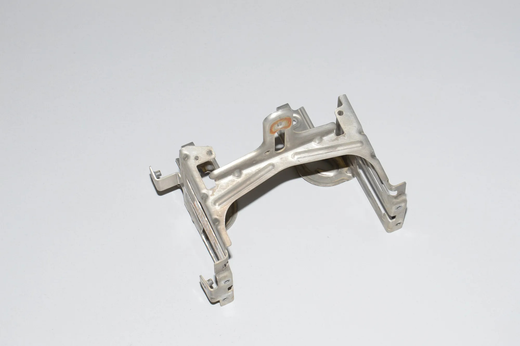 Bracket – OEM 4523907 · BMW i3 (I01) Hybrid 2014 – 2